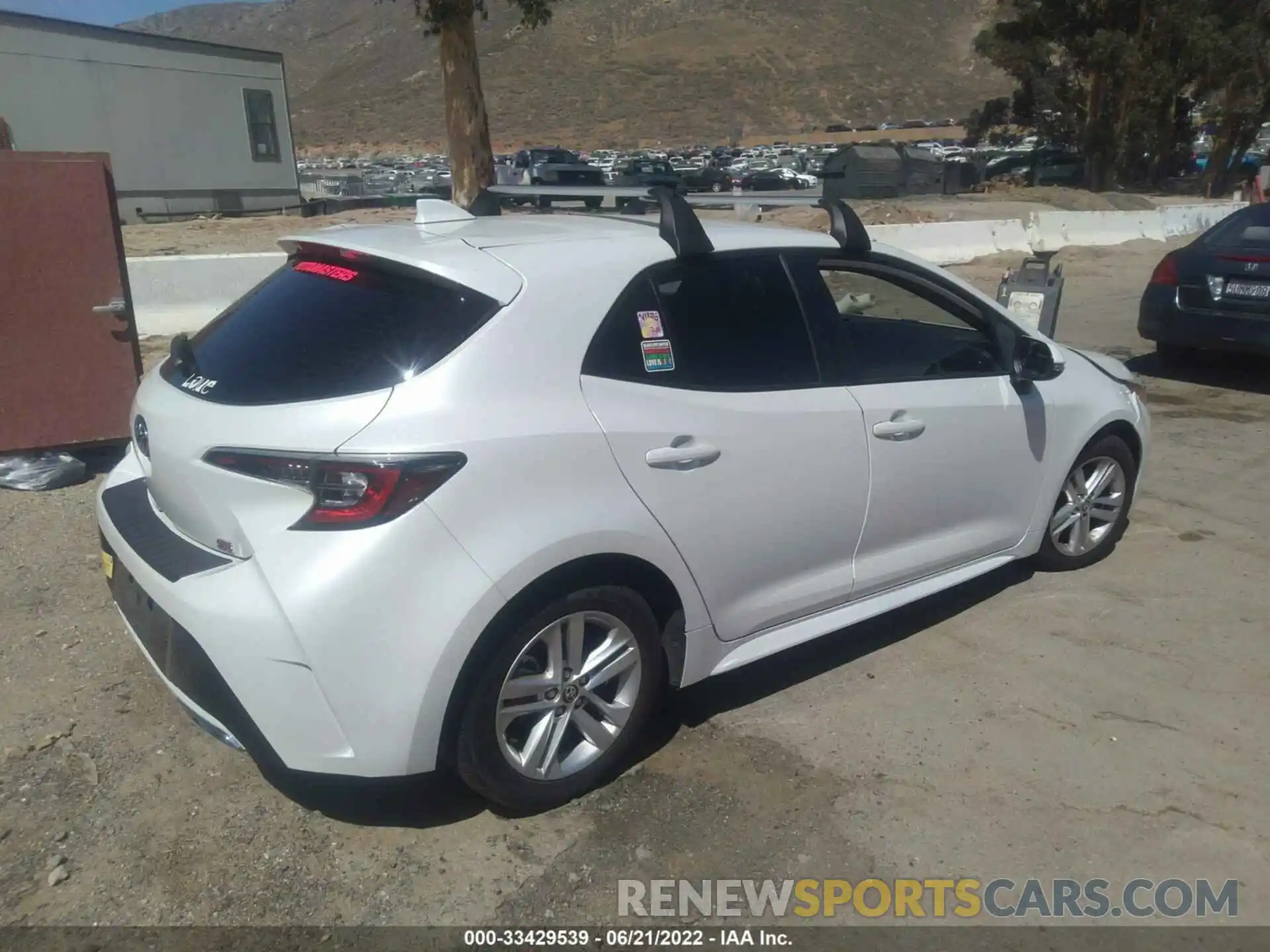 4 Photograph of a damaged car JTND4MBE7M3126006 TOYOTA COROLLA HATCHBACK 2021