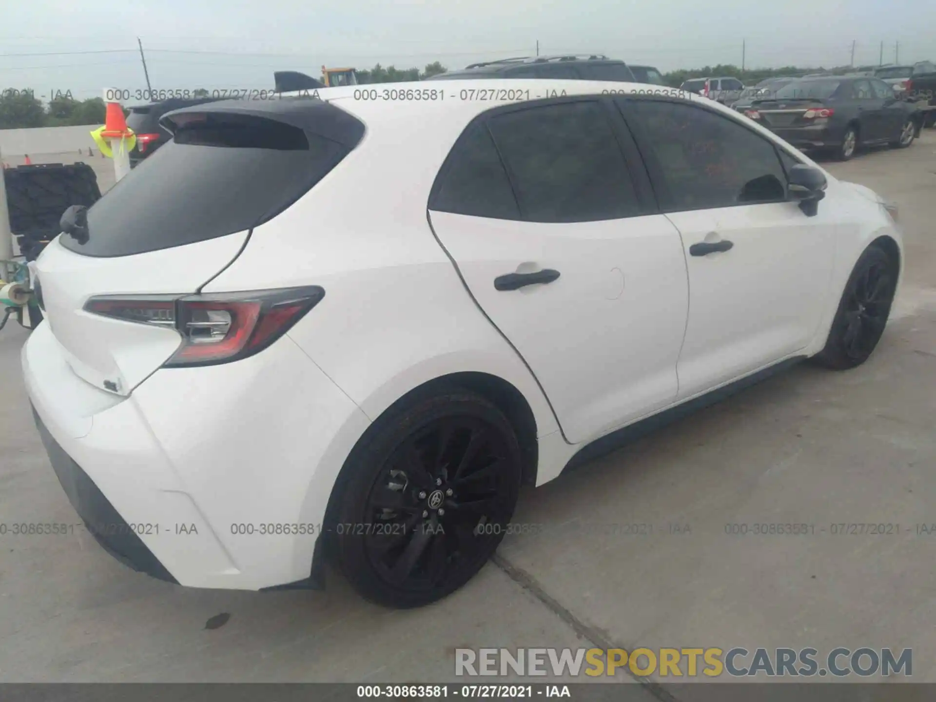 4 Photograph of a damaged car JTND4MBE8M3106542 TOYOTA COROLLA HATCHBACK 2021