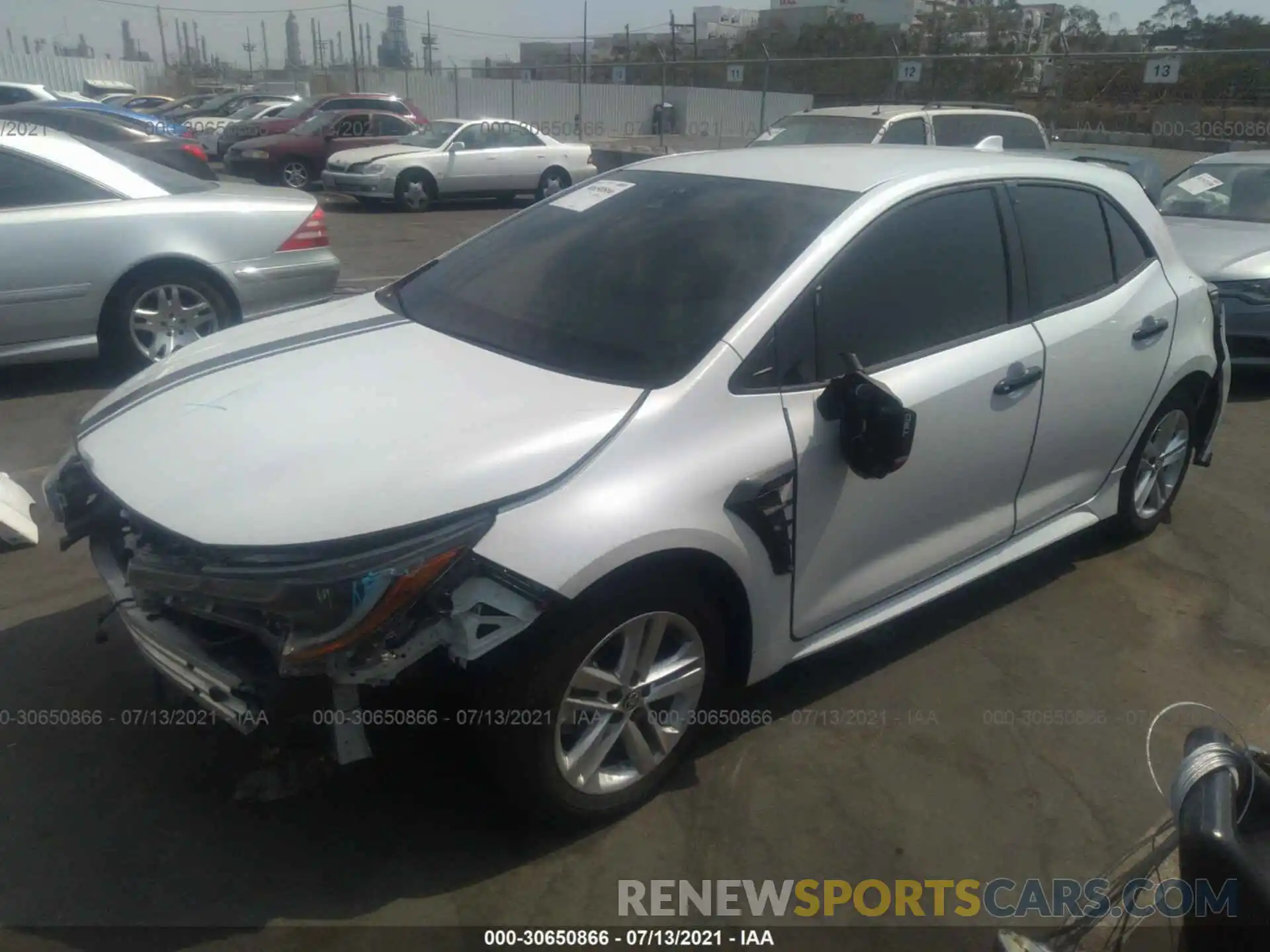 2 Photograph of a damaged car JTND4MBE8M3122076 TOYOTA COROLLA HATCHBACK 2021