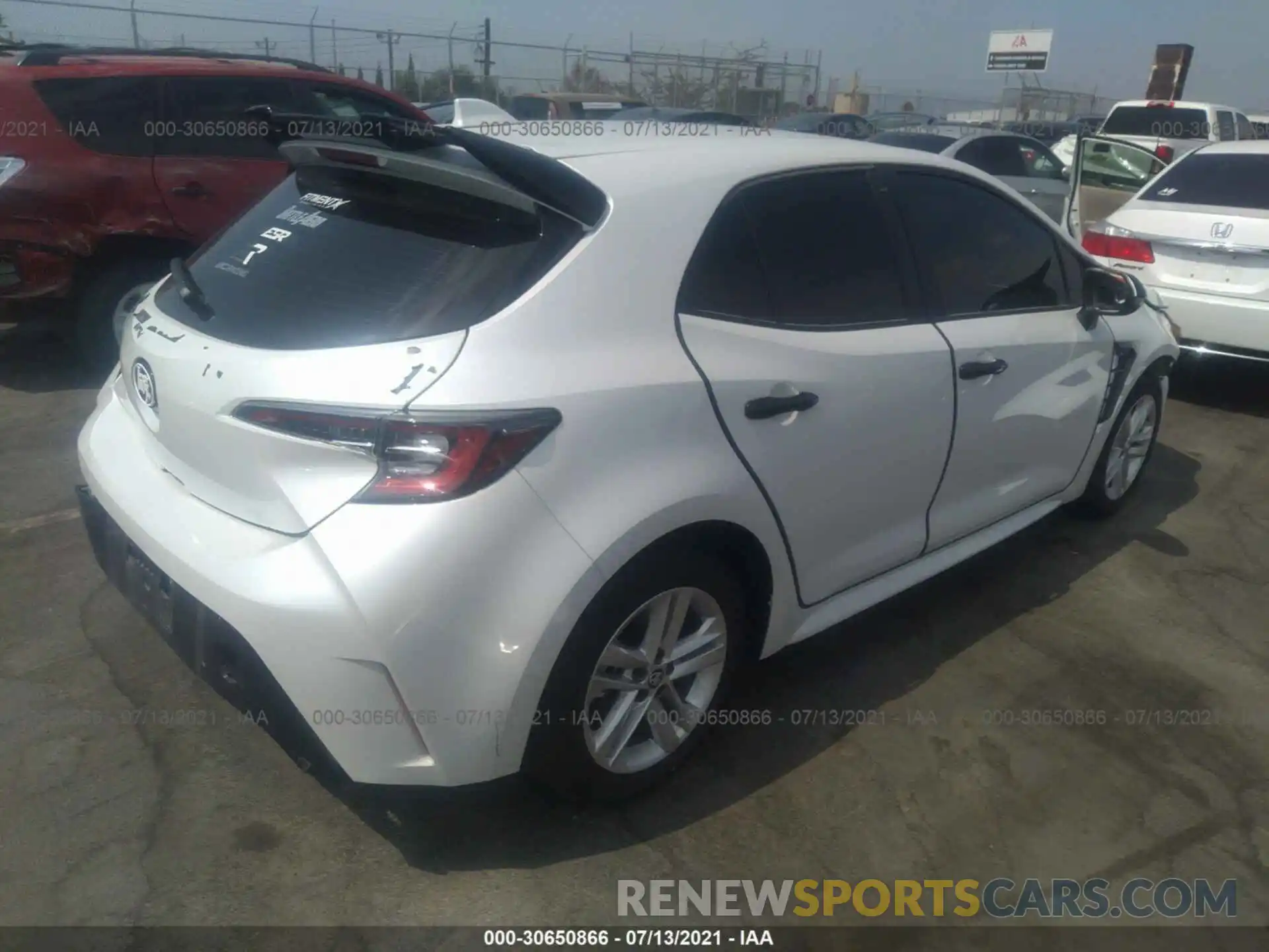 4 Photograph of a damaged car JTND4MBE8M3122076 TOYOTA COROLLA HATCHBACK 2021