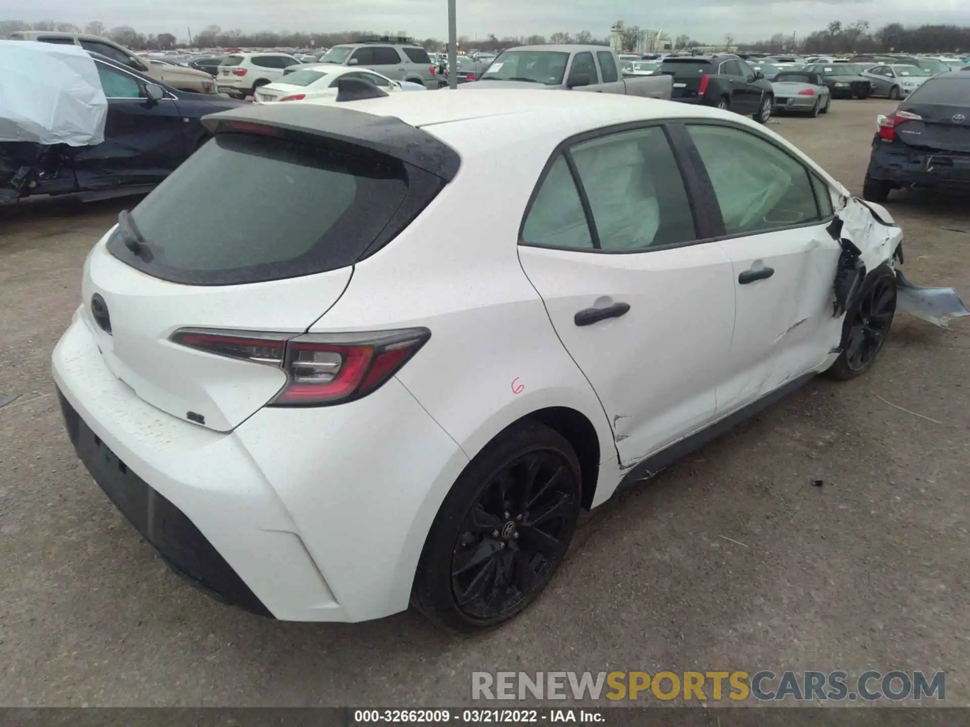 4 Photograph of a damaged car JTND4MBE9M3114312 TOYOTA COROLLA HATCHBACK 2021