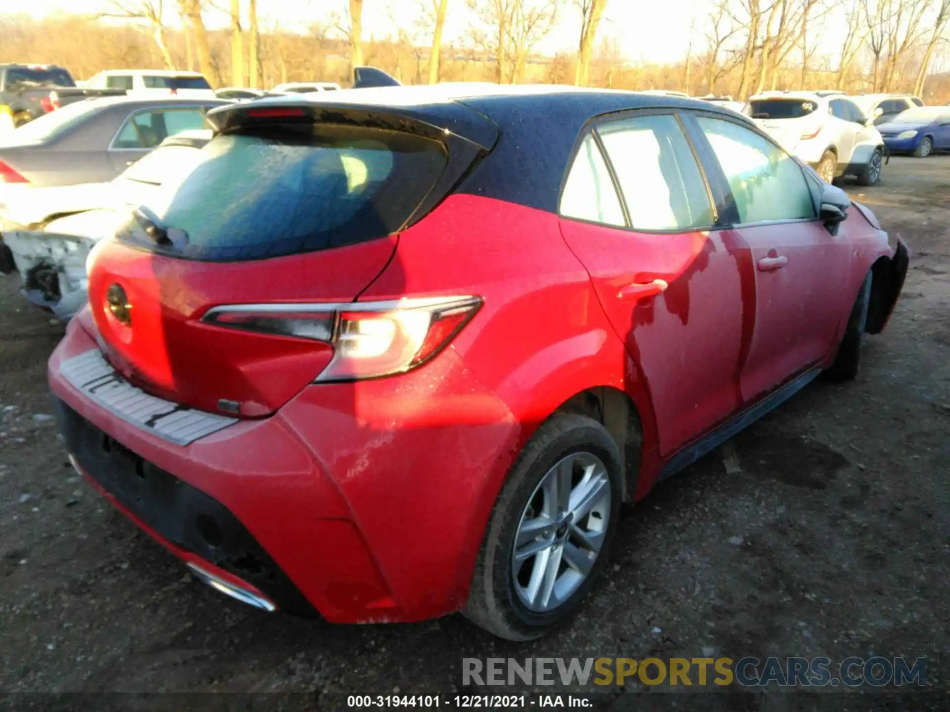 4 Photograph of a damaged car JTND4MBE9M3135032 TOYOTA COROLLA HATCHBACK 2021