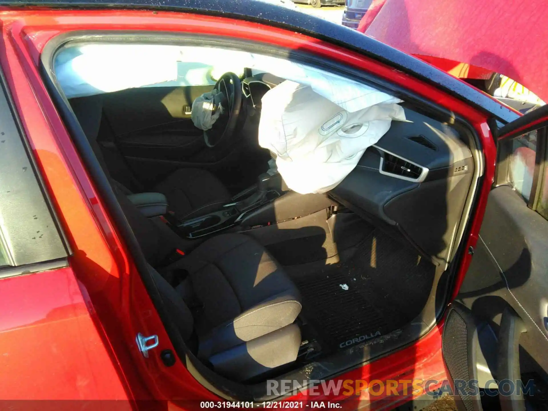 5 Photograph of a damaged car JTND4MBE9M3135032 TOYOTA COROLLA HATCHBACK 2021