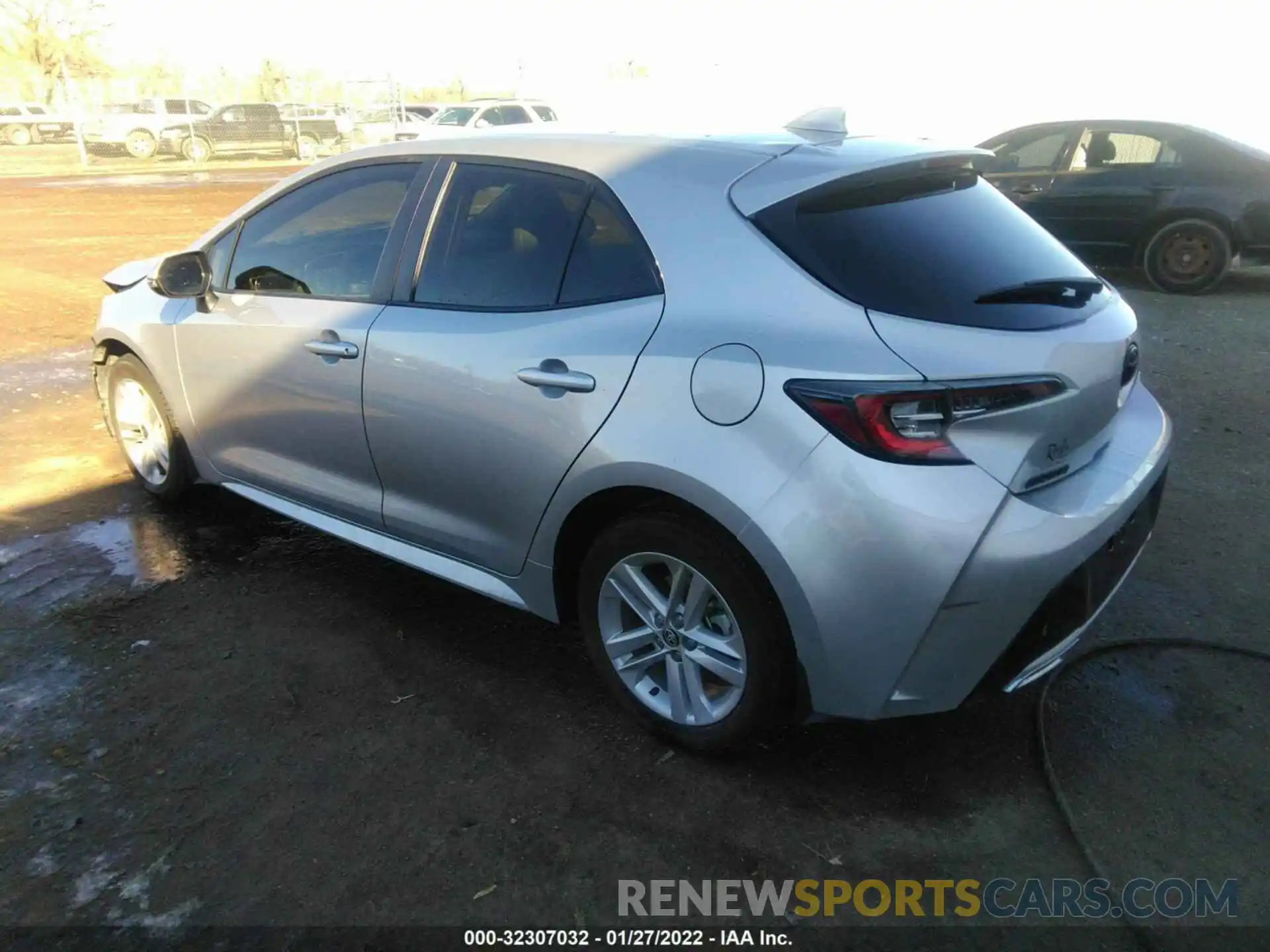 3 Photograph of a damaged car JTND4MBEXM3136836 TOYOTA COROLLA HATCHBACK 2021