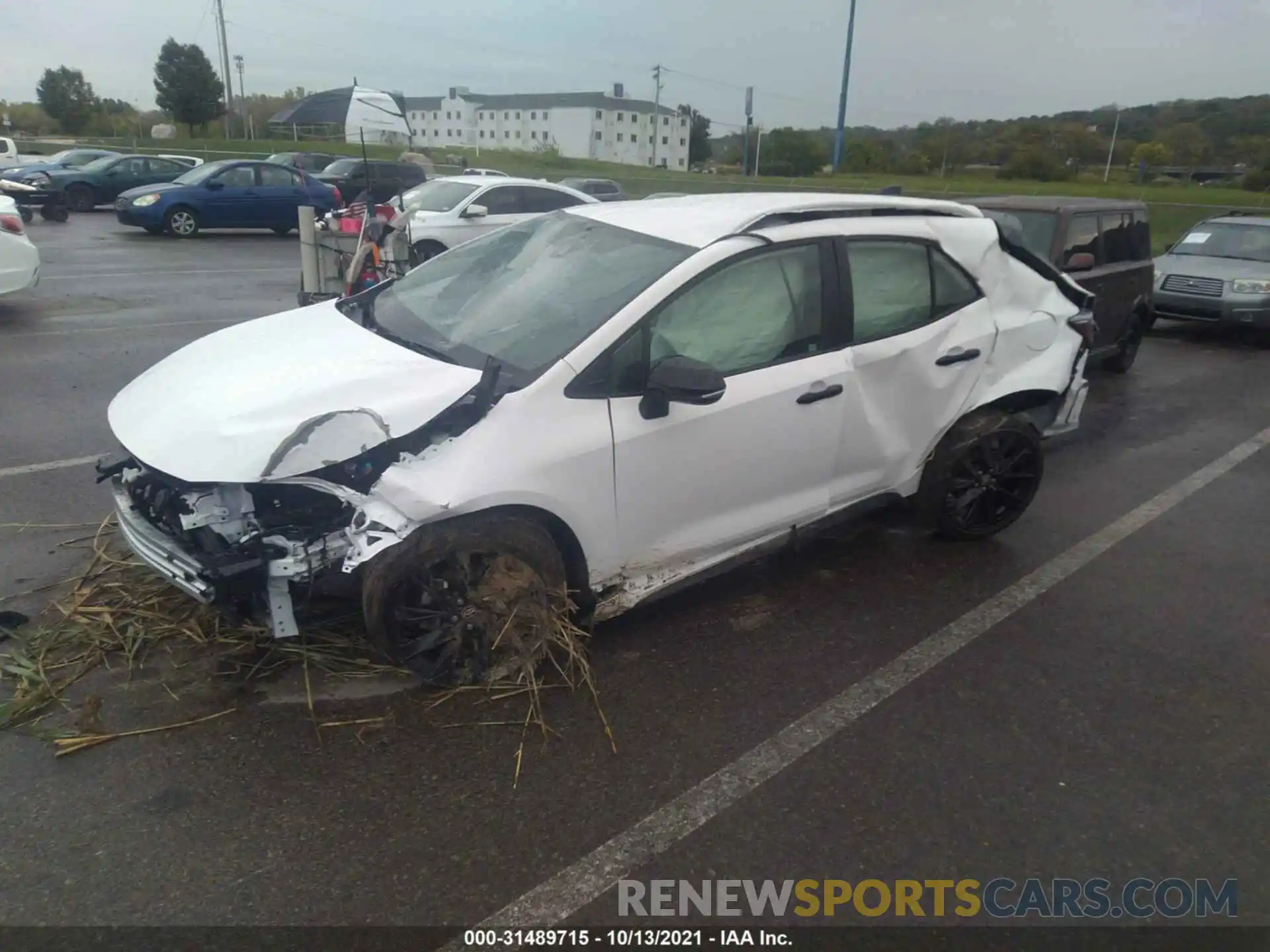 2 Photograph of a damaged car JTND4MBE0N3147748 TOYOTA COROLLA HATCHBACK 2022