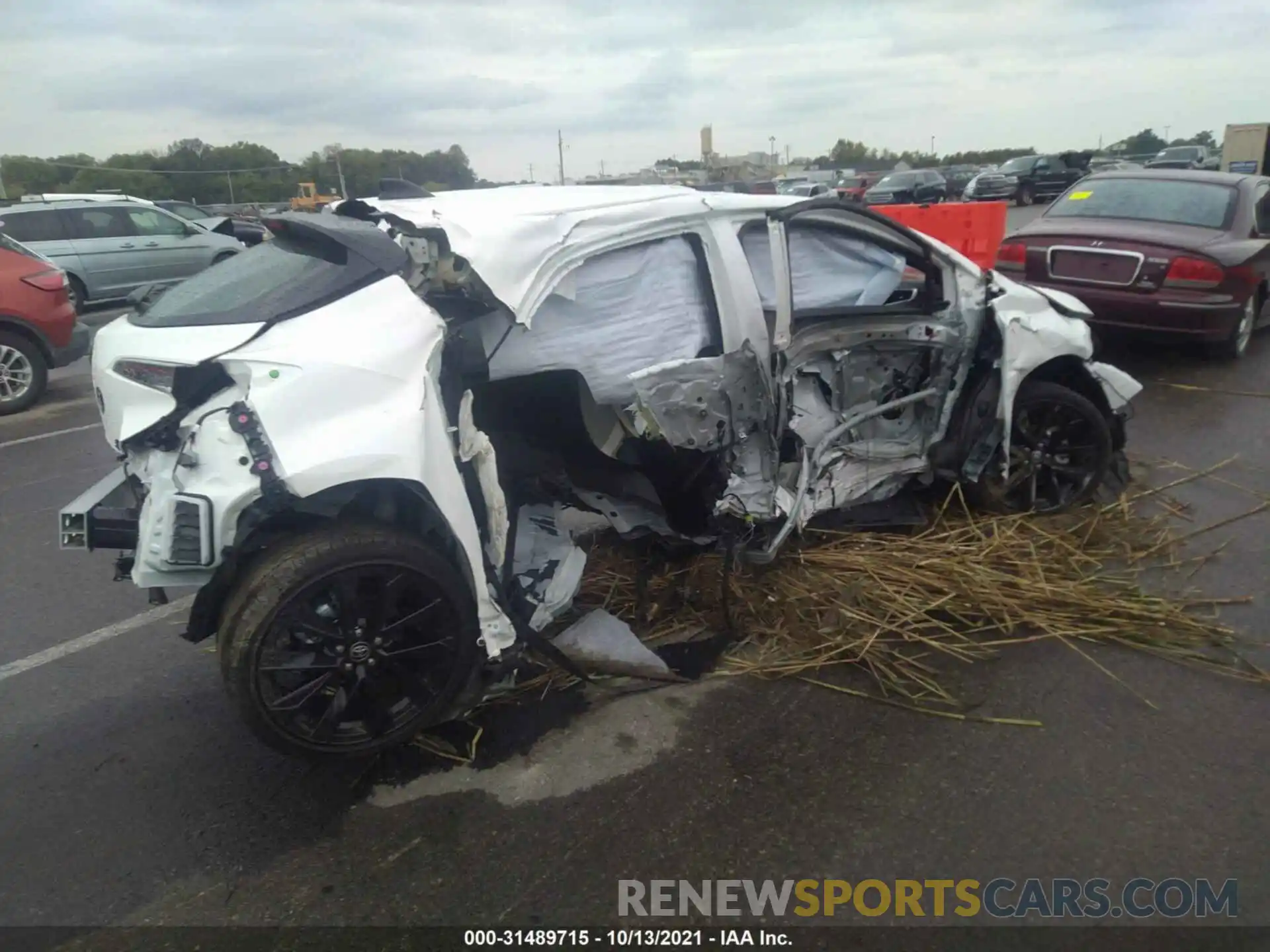 4 Photograph of a damaged car JTND4MBE0N3147748 TOYOTA COROLLA HATCHBACK 2022