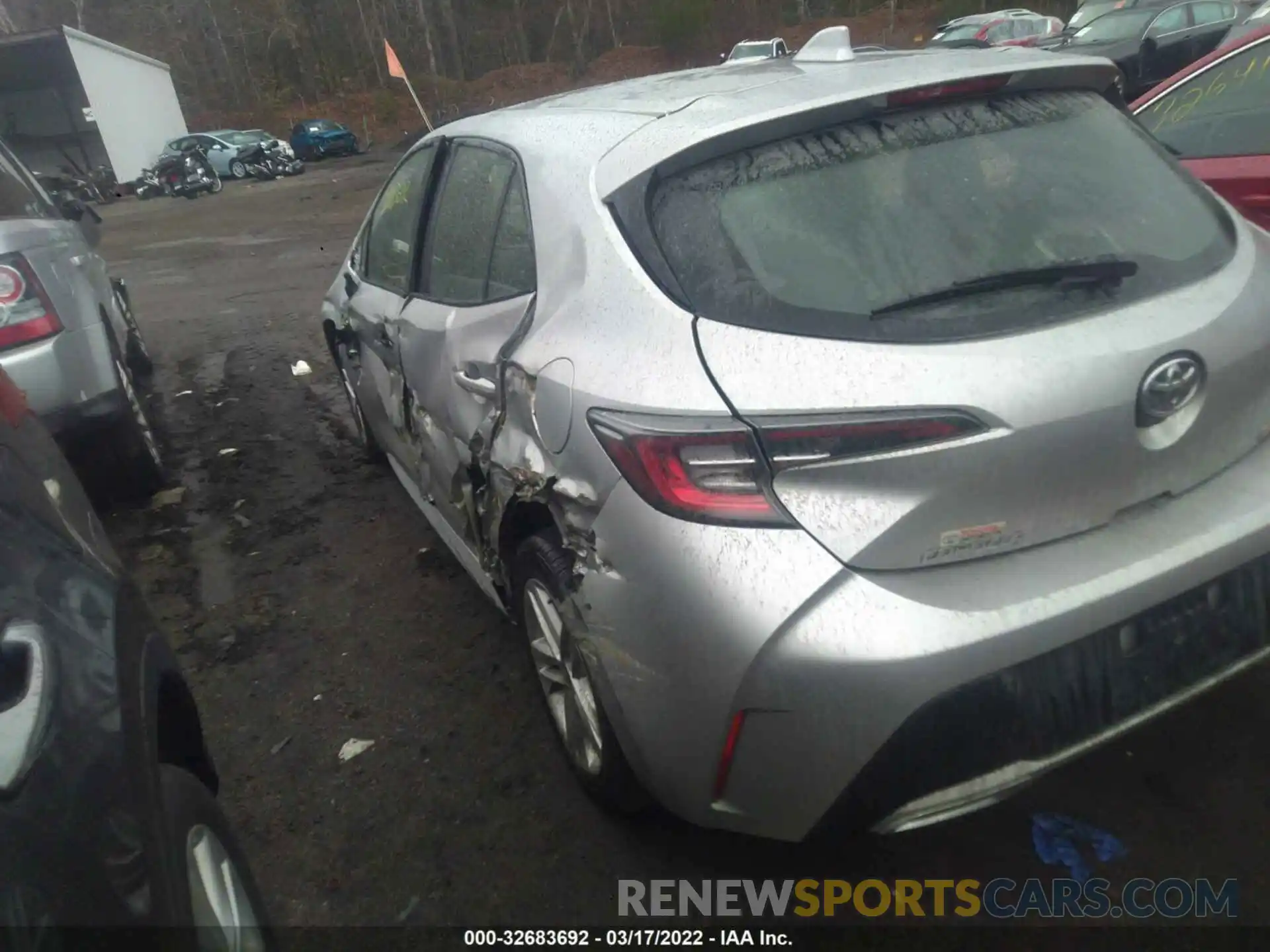 3 Photograph of a damaged car JTND4MBE2N3151817 TOYOTA COROLLA HATCHBACK 2022