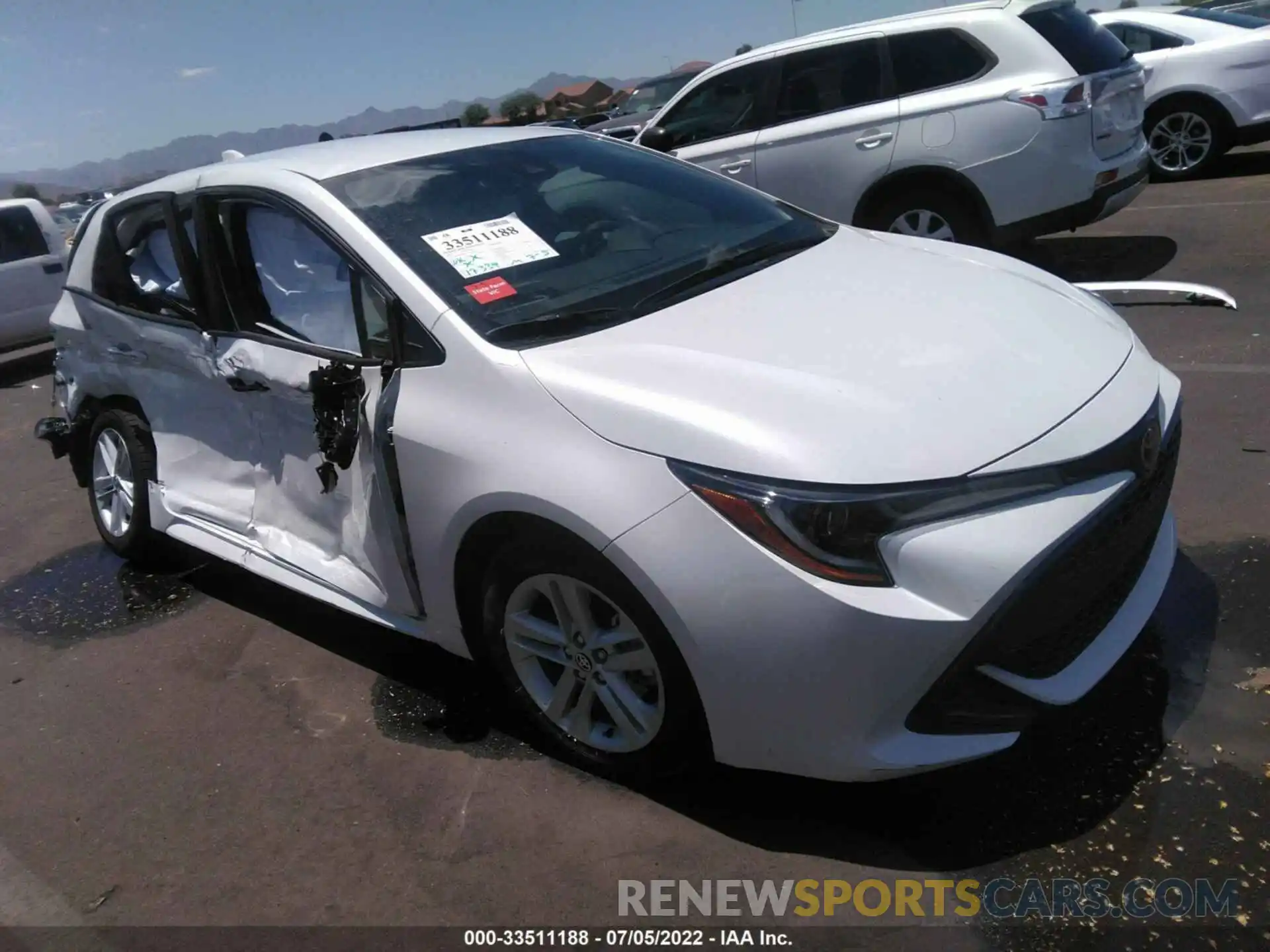 1 Photograph of a damaged car JTND4MBE2N3152708 TOYOTA COROLLA HATCHBACK 2022