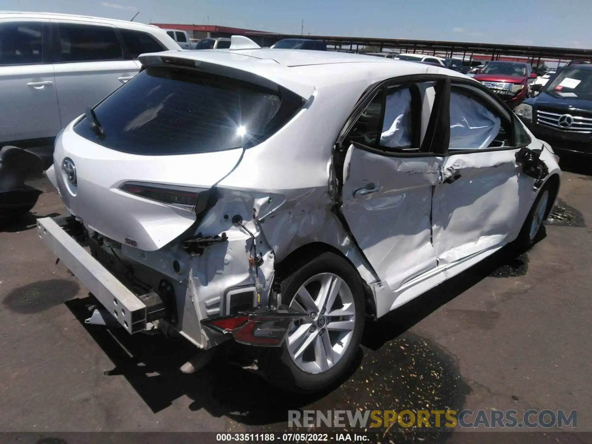 4 Photograph of a damaged car JTND4MBE2N3152708 TOYOTA COROLLA HATCHBACK 2022