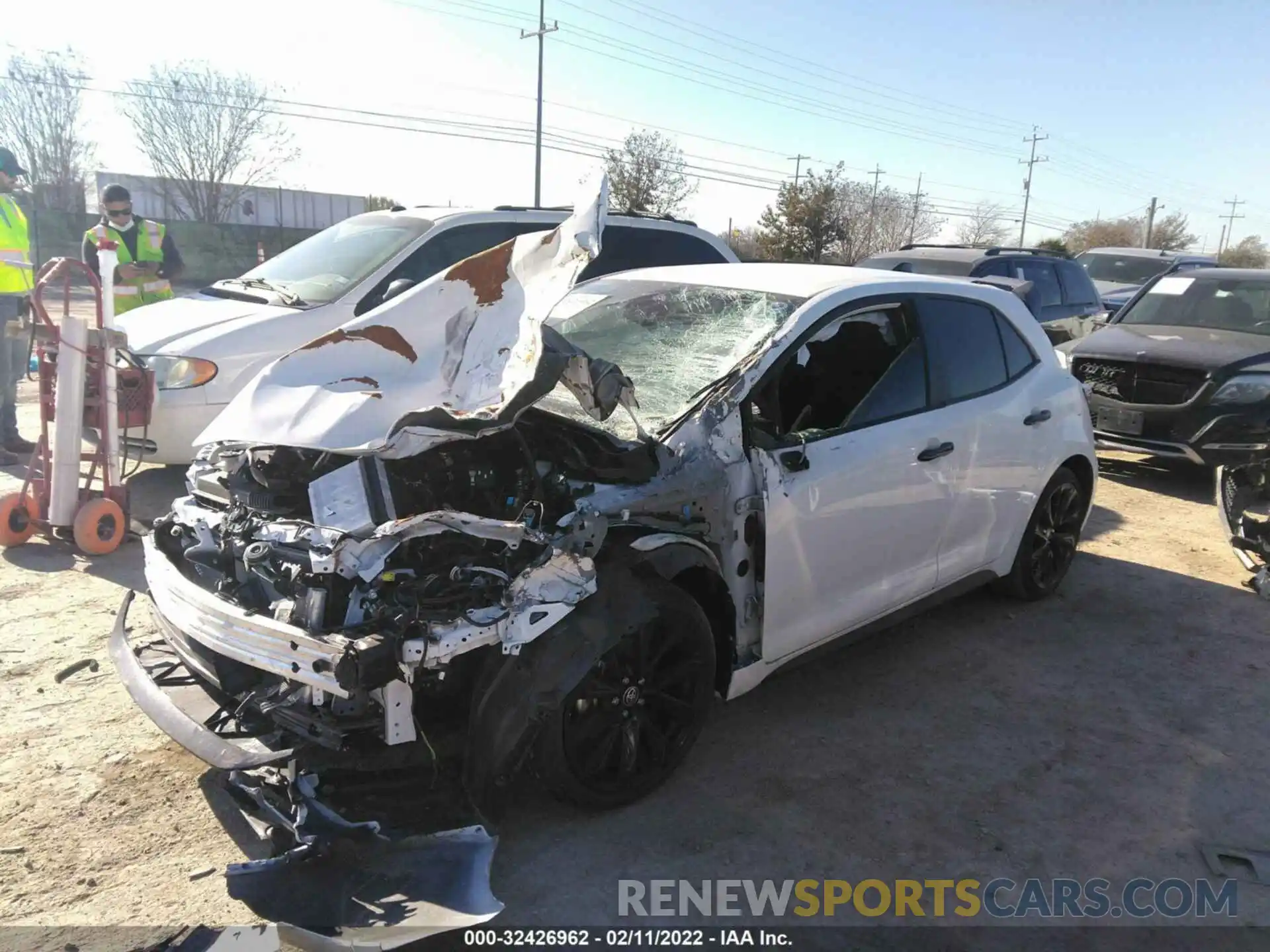 2 Photograph of a damaged car JTND4MBE4N3158588 TOYOTA COROLLA HATCHBACK 2022