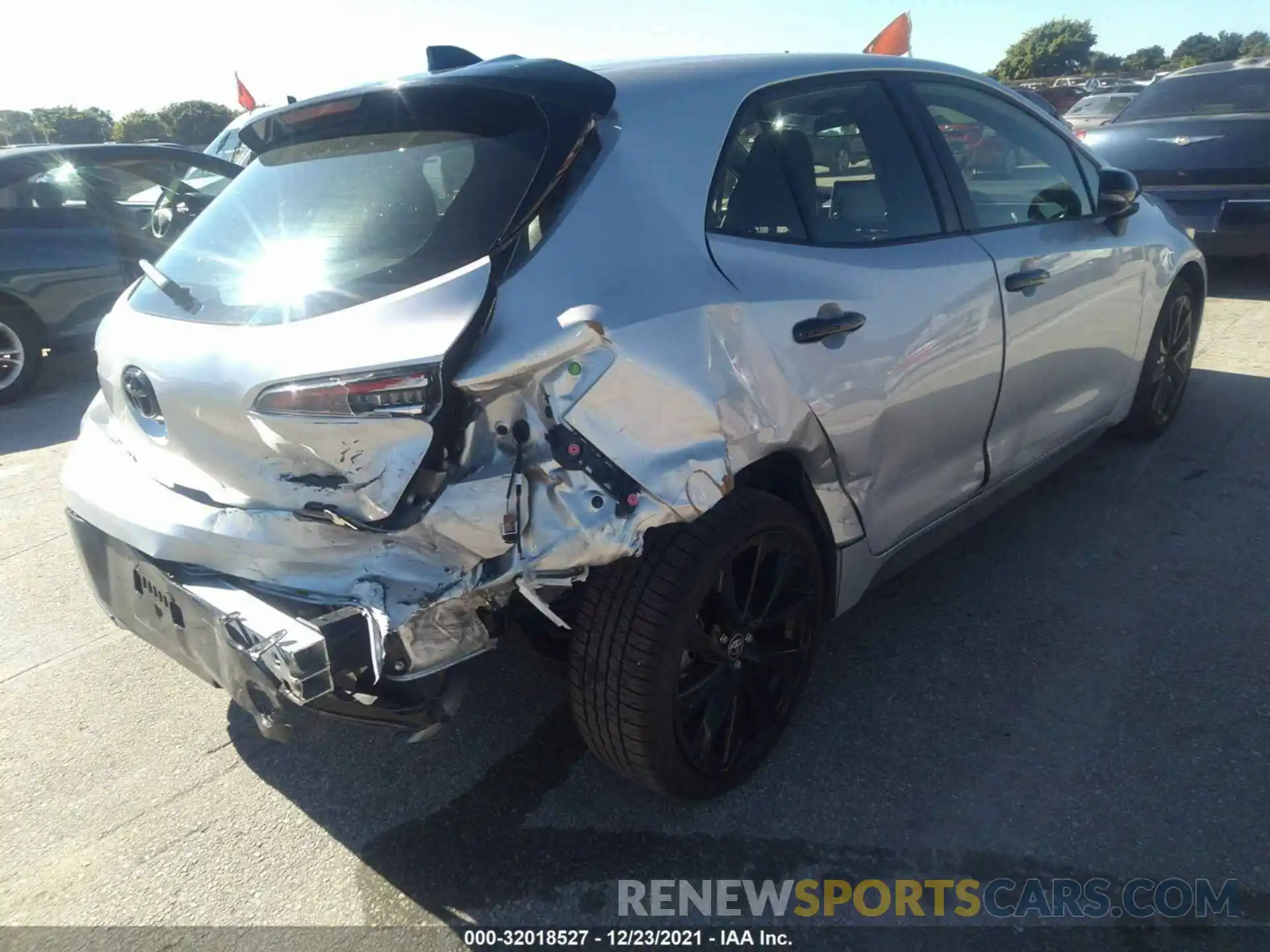 4 Photograph of a damaged car JTND4MBE6N3150377 TOYOTA COROLLA HATCHBACK 2022