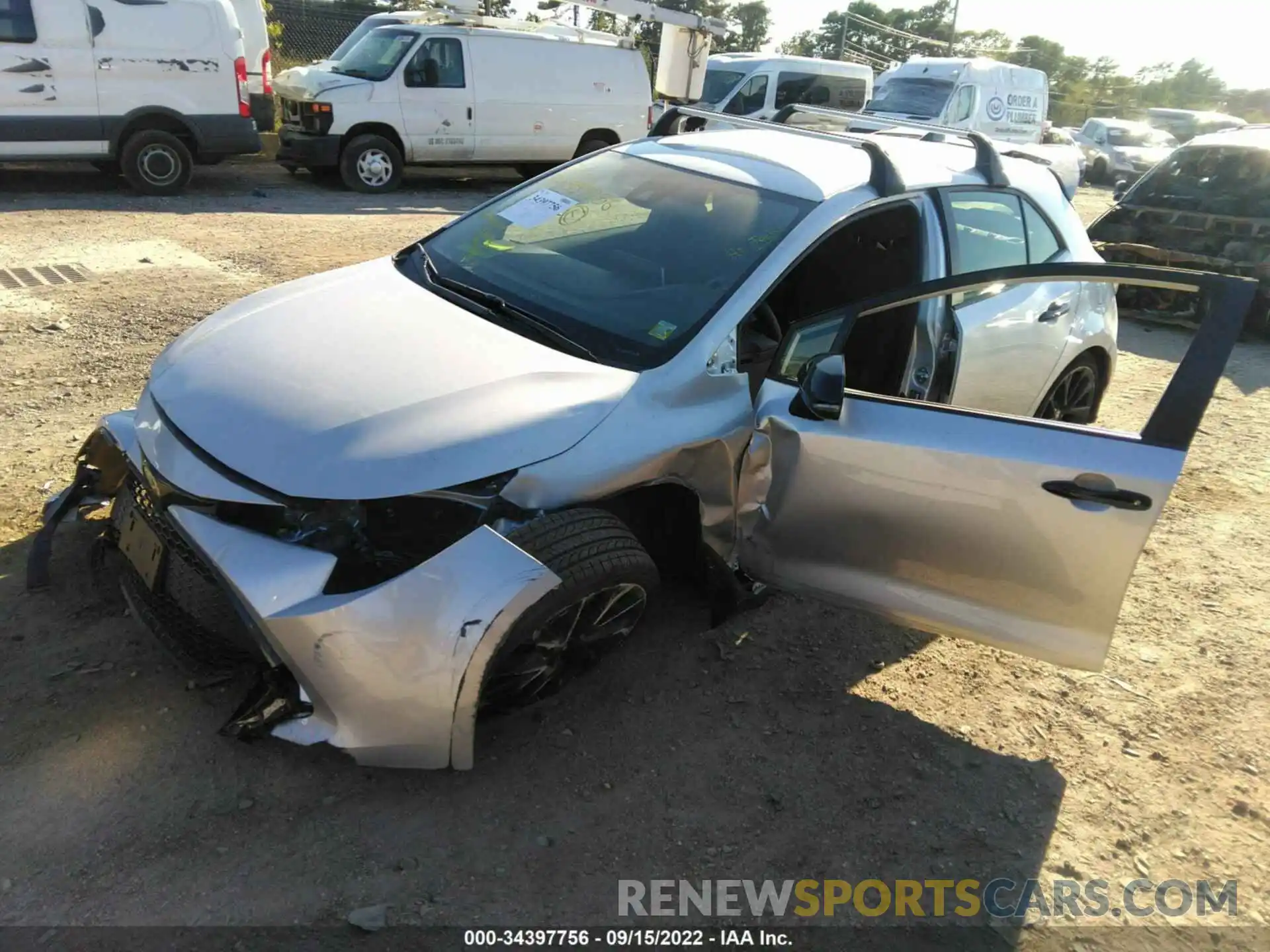 2 Photograph of a damaged car JTND4MBE6N3179667 TOYOTA COROLLA HATCHBACK 2022