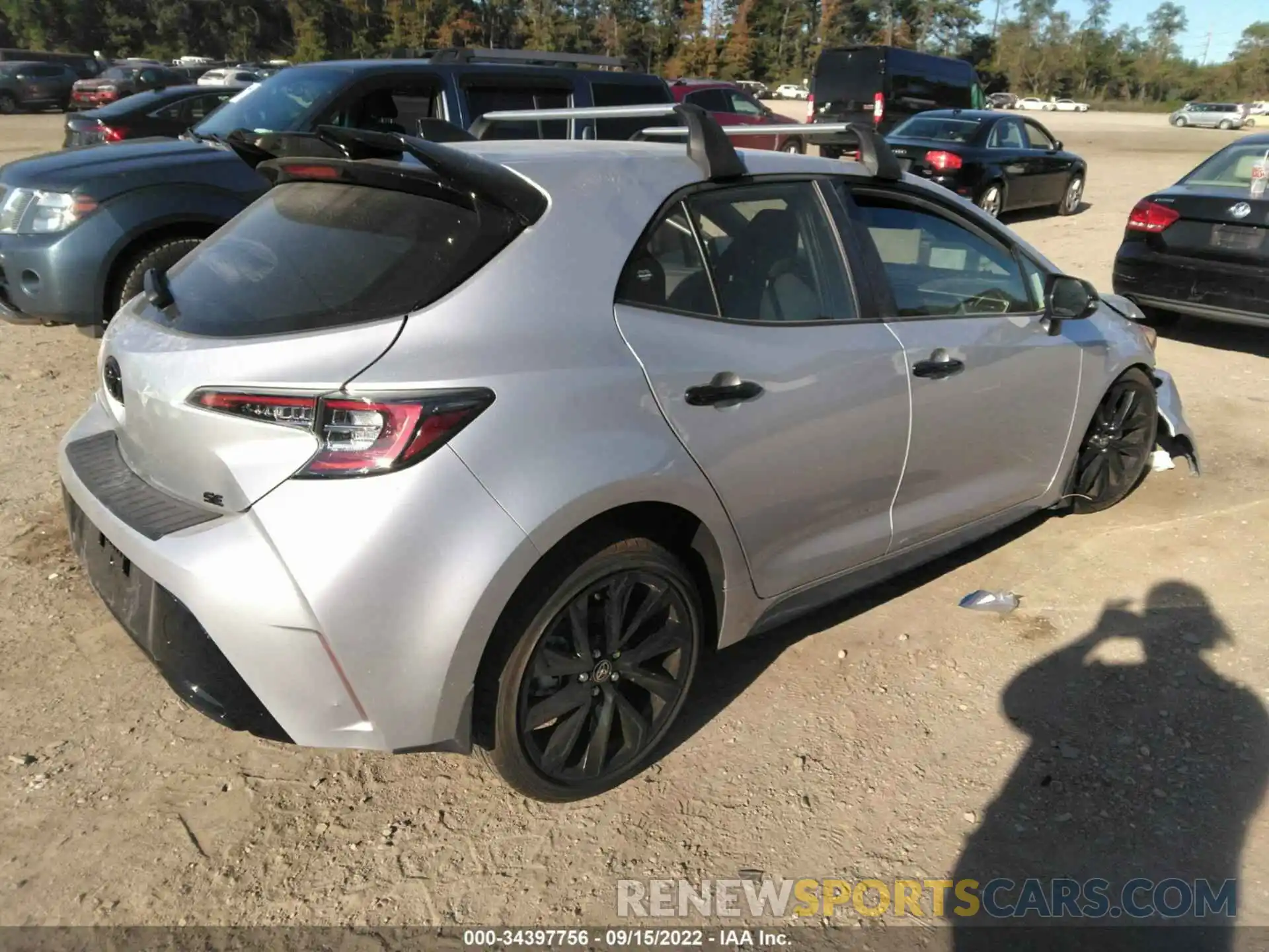 4 Photograph of a damaged car JTND4MBE6N3179667 TOYOTA COROLLA HATCHBACK 2022