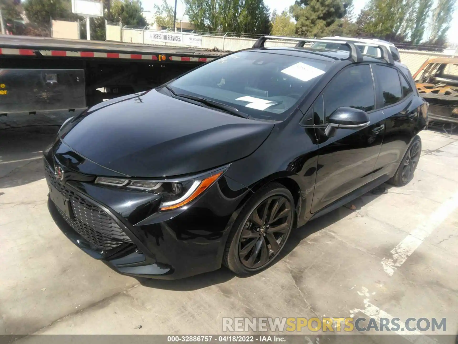 2 Photograph of a damaged car JTND4MBE9N3162572 TOYOTA COROLLA HATCHBACK 2022