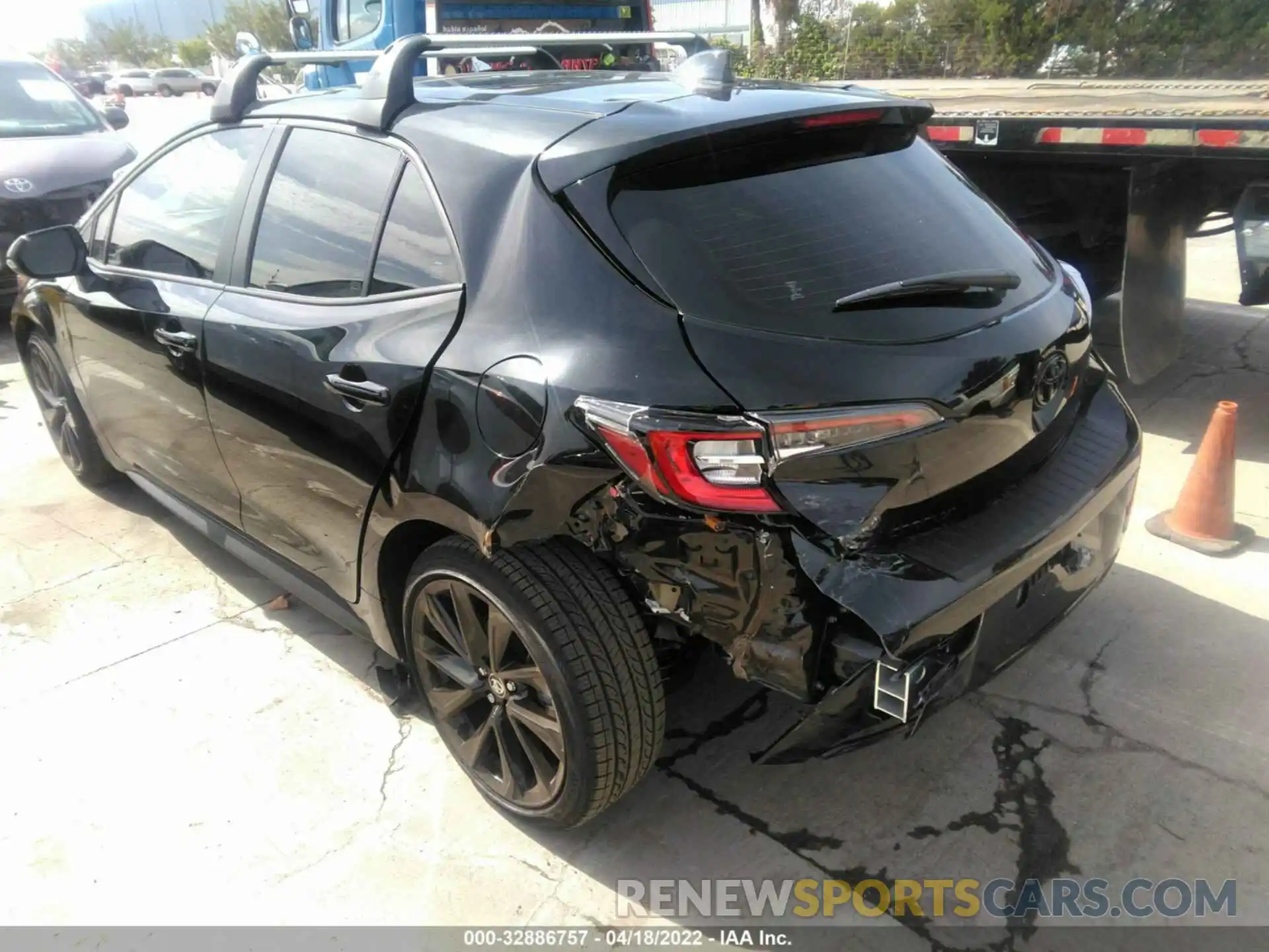 3 Photograph of a damaged car JTND4MBE9N3162572 TOYOTA COROLLA HATCHBACK 2022