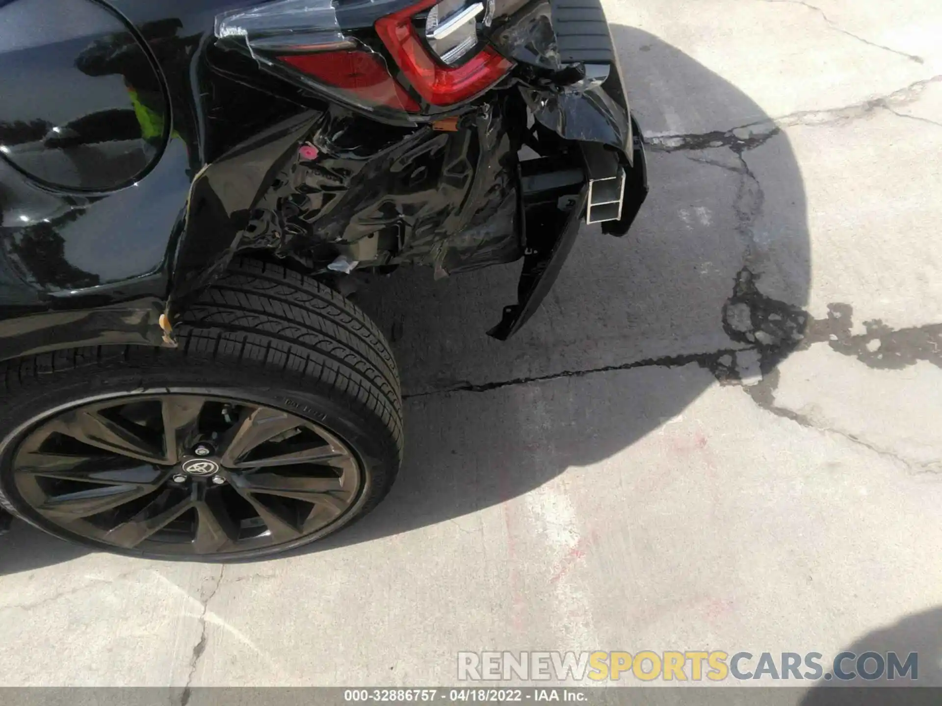 6 Photograph of a damaged car JTND4MBE9N3162572 TOYOTA COROLLA HATCHBACK 2022