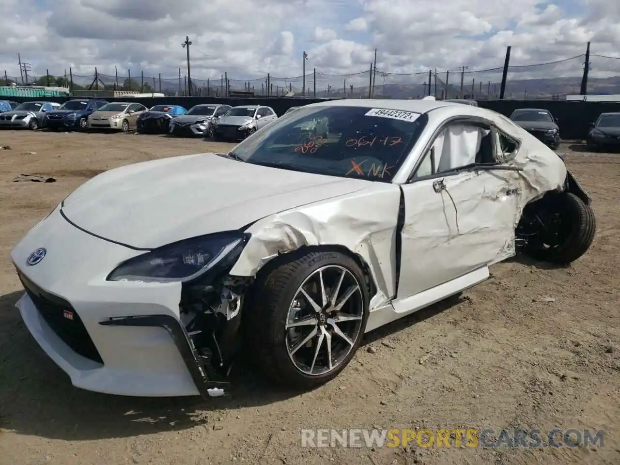 2 Photograph of a damaged car JF1ZNBB17N9754435 TOYOTA GR 86 2022