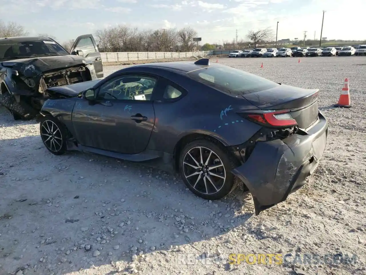 2 Photograph of a damaged car JF1ZNBB18P9757752 TOYOTA GR 86 2023