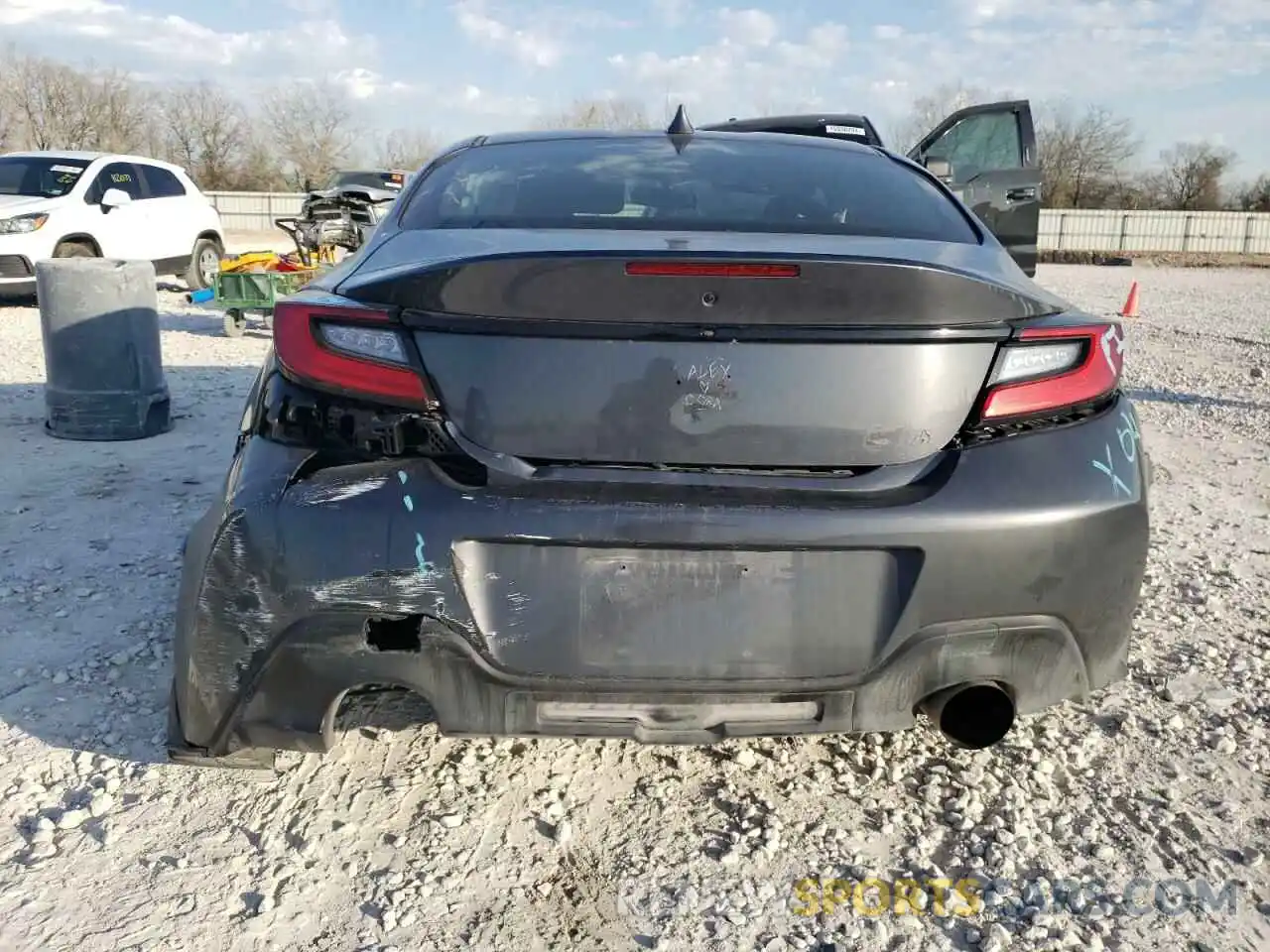 6 Photograph of a damaged car JF1ZNBB18P9757752 TOYOTA GR 86 2023