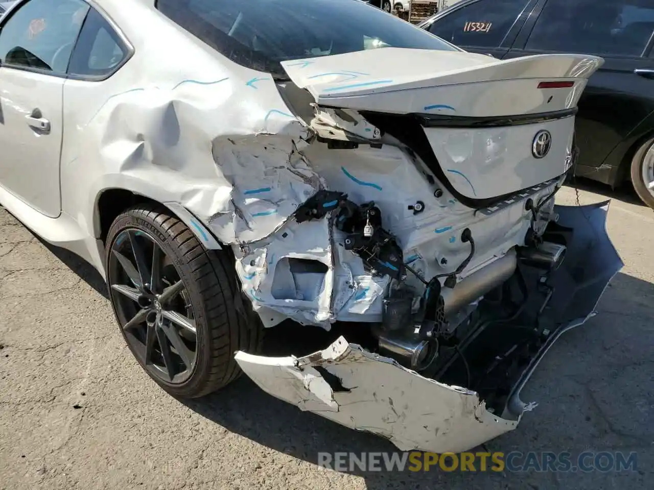 9 Photograph of a damaged car JF1ZNBF18N8756470 TOYOTA GR 86 PREM 2022