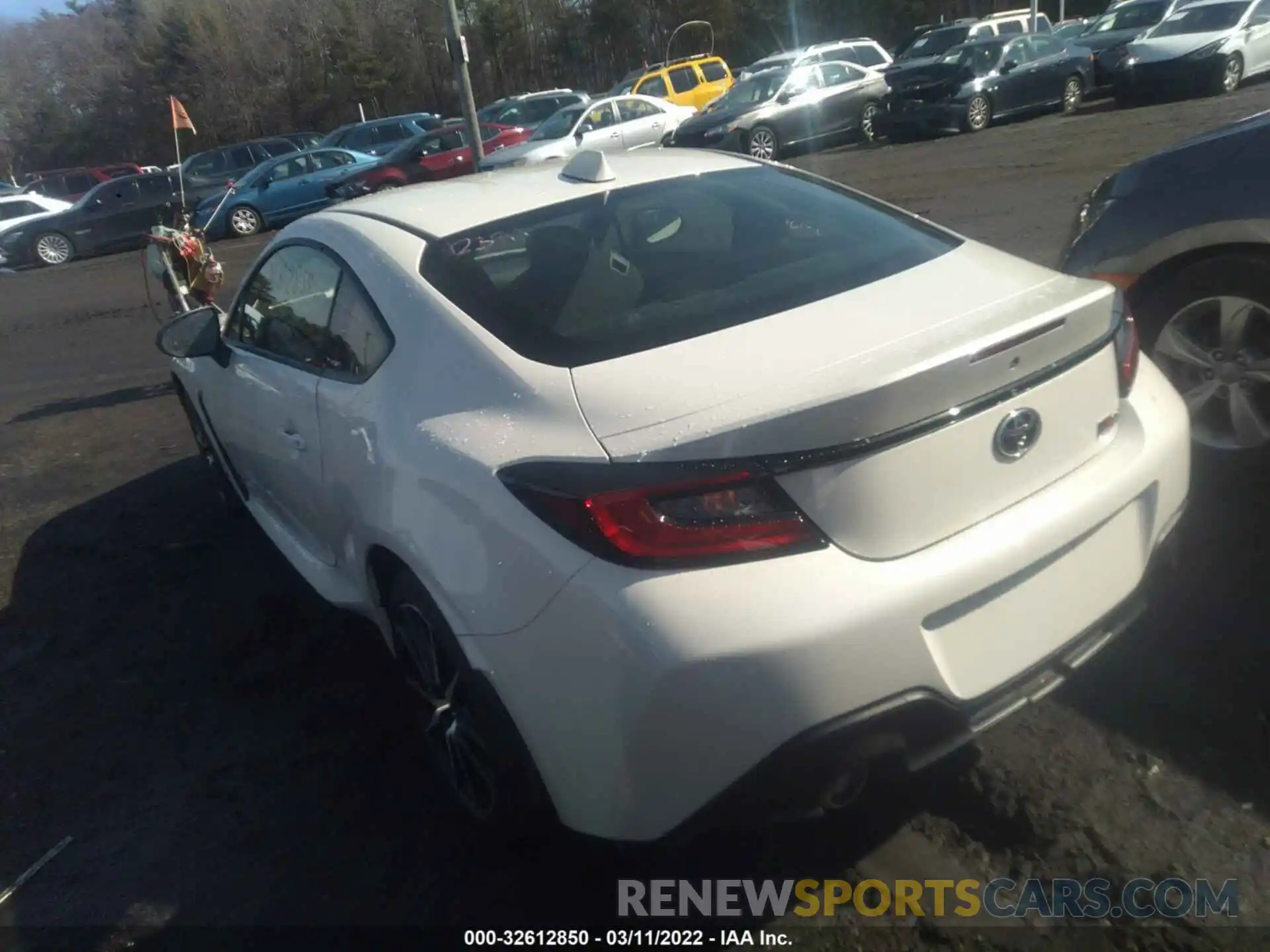 3 Photograph of a damaged car JF1ZNBB16N9751123 TOYOTA GR86 2022