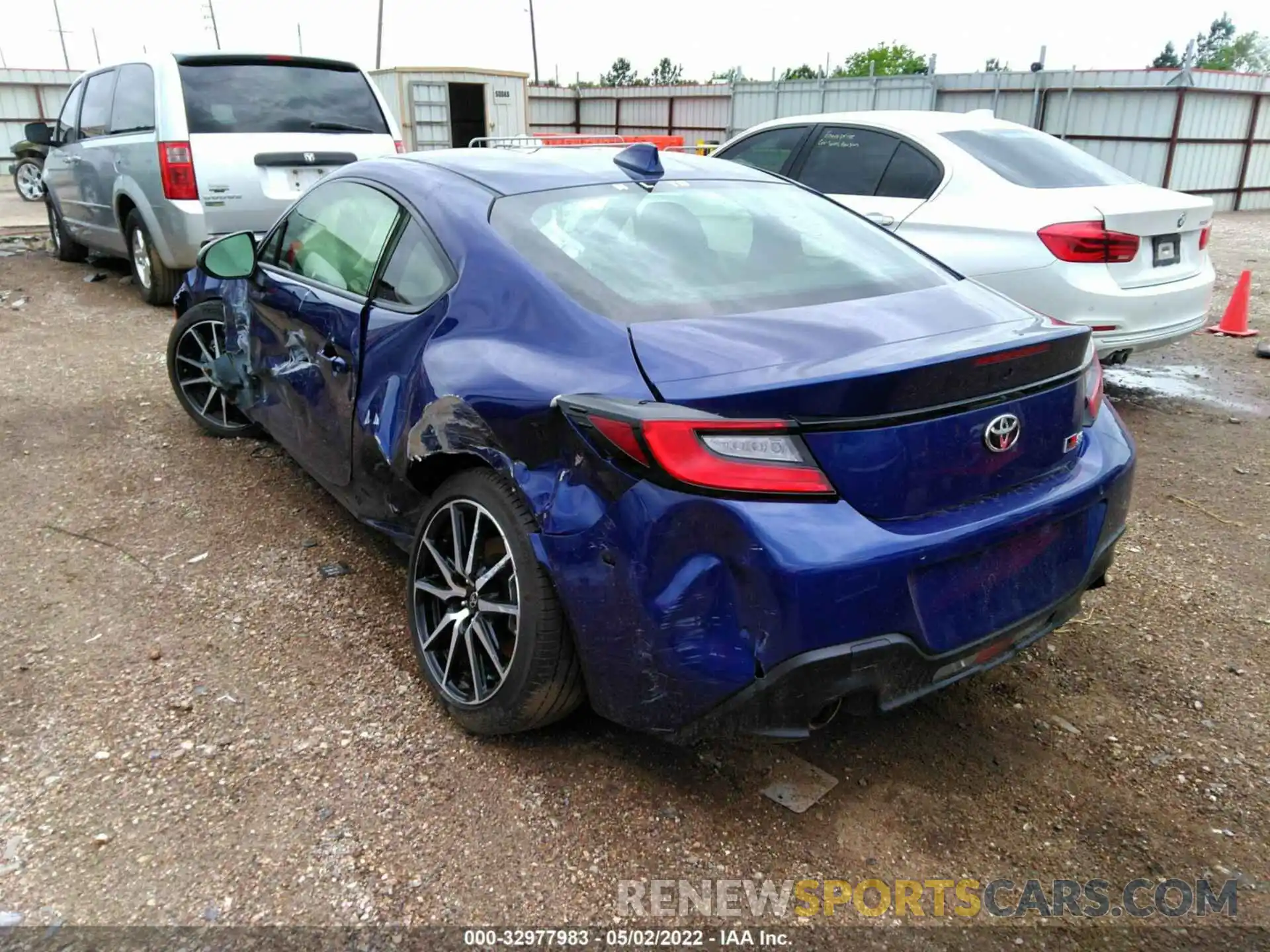 3 Photograph of a damaged car JF1ZNBC16N8753068 TOYOTA GR86 2022