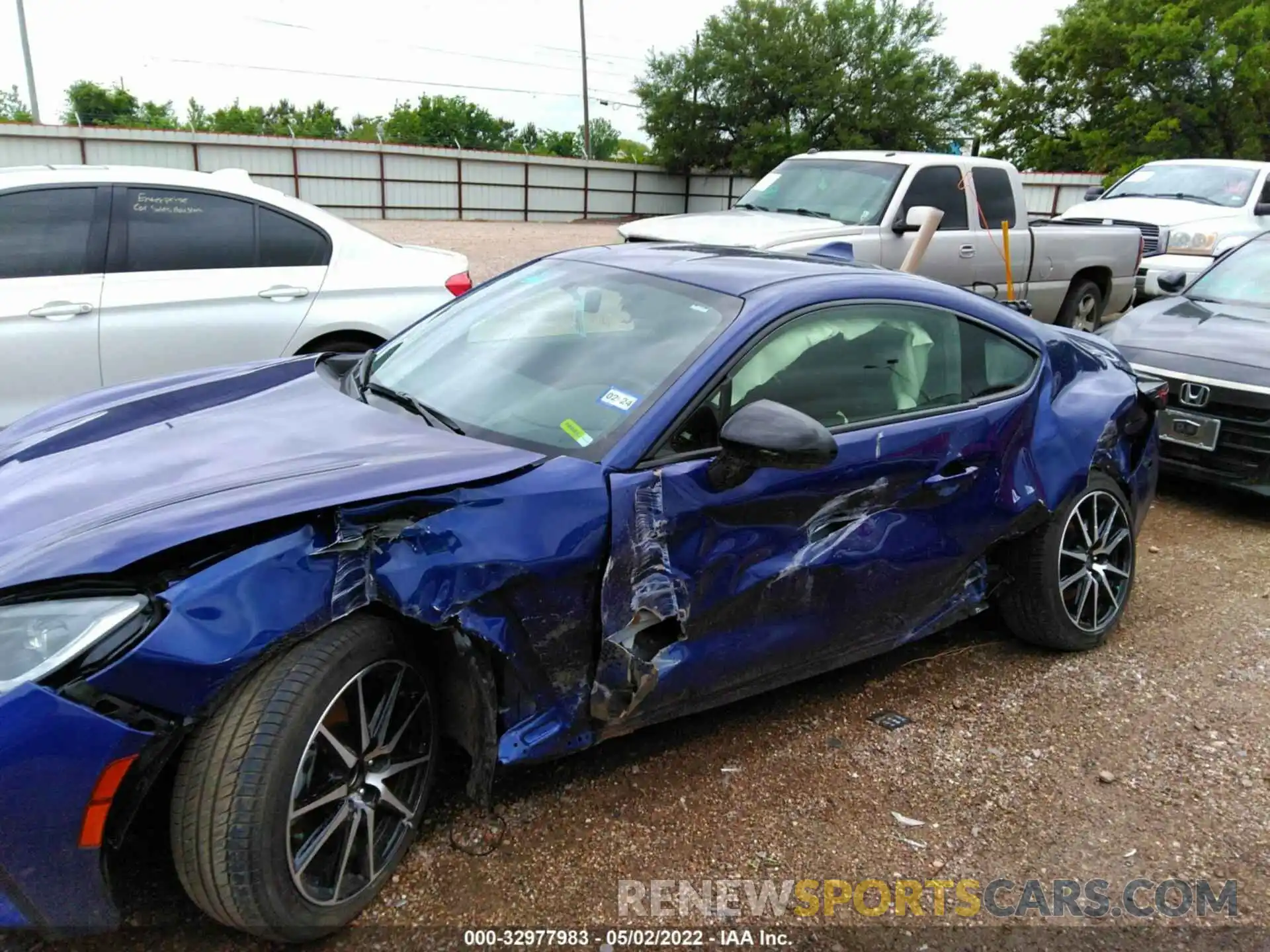 6 Photograph of a damaged car JF1ZNBC16N8753068 TOYOTA GR86 2022