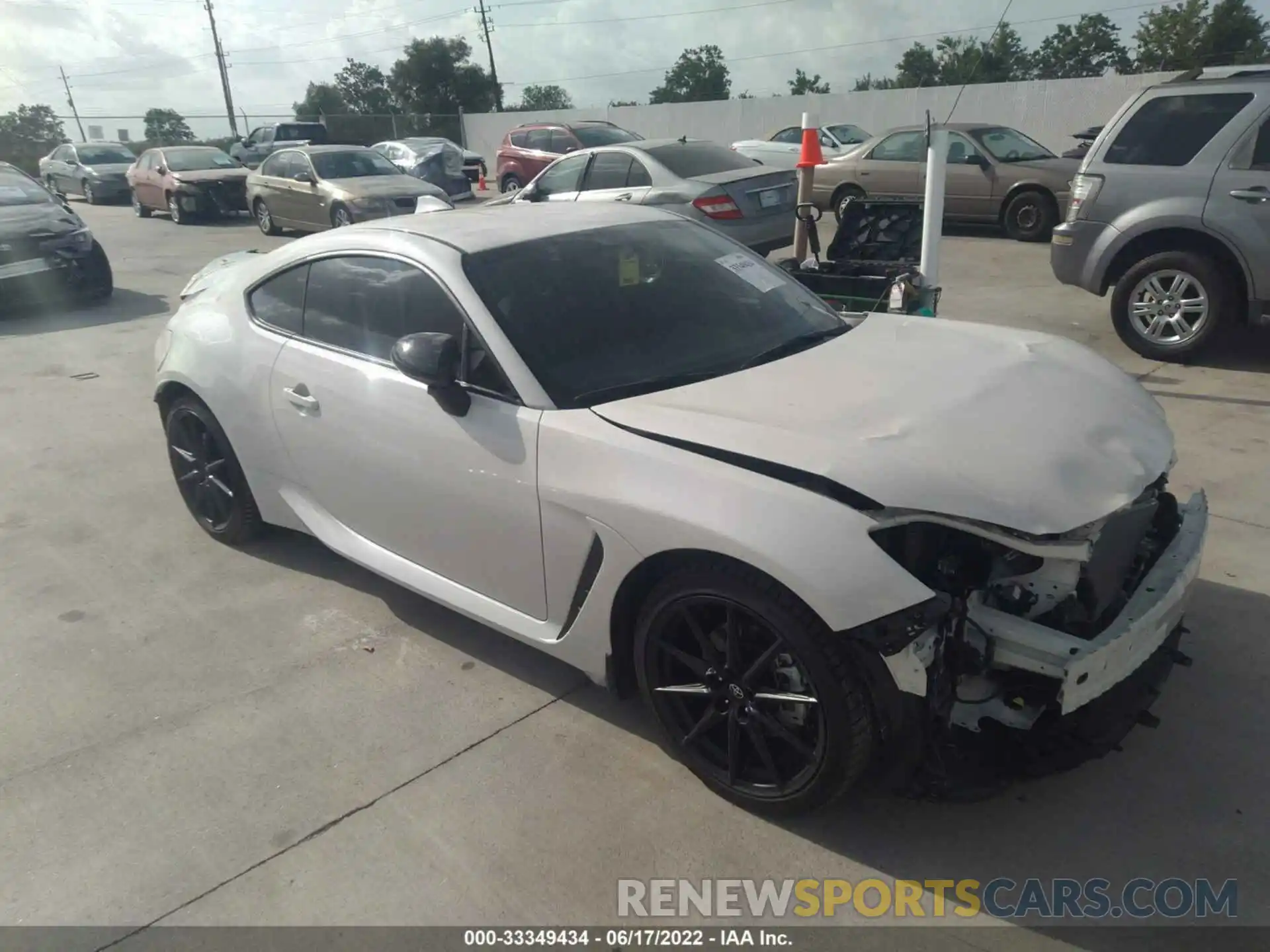 1 Photograph of a damaged car JF1ZNBE10N9750190 TOYOTA GR86 2022