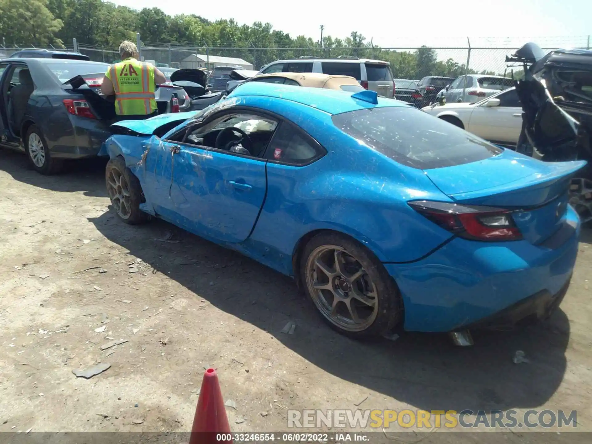 3 Photograph of a damaged car JF1ZNBE13N9754136 TOYOTA GR86 2022