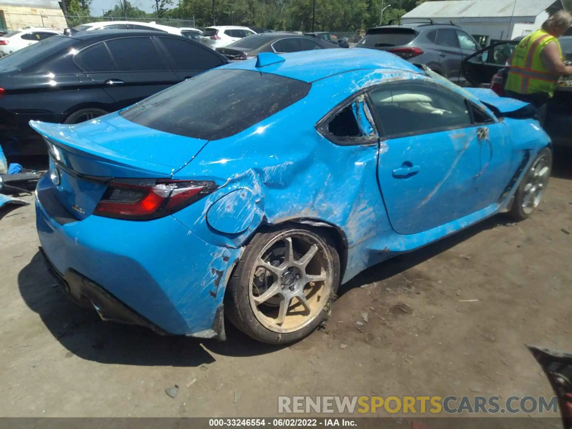 4 Photograph of a damaged car JF1ZNBE13N9754136 TOYOTA GR86 2022