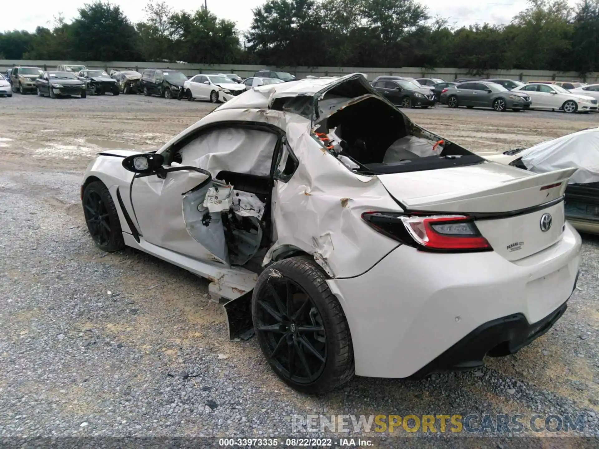 6 Photograph of a damaged car JF1ZNBF17N8756931 TOYOTA GR86 2022