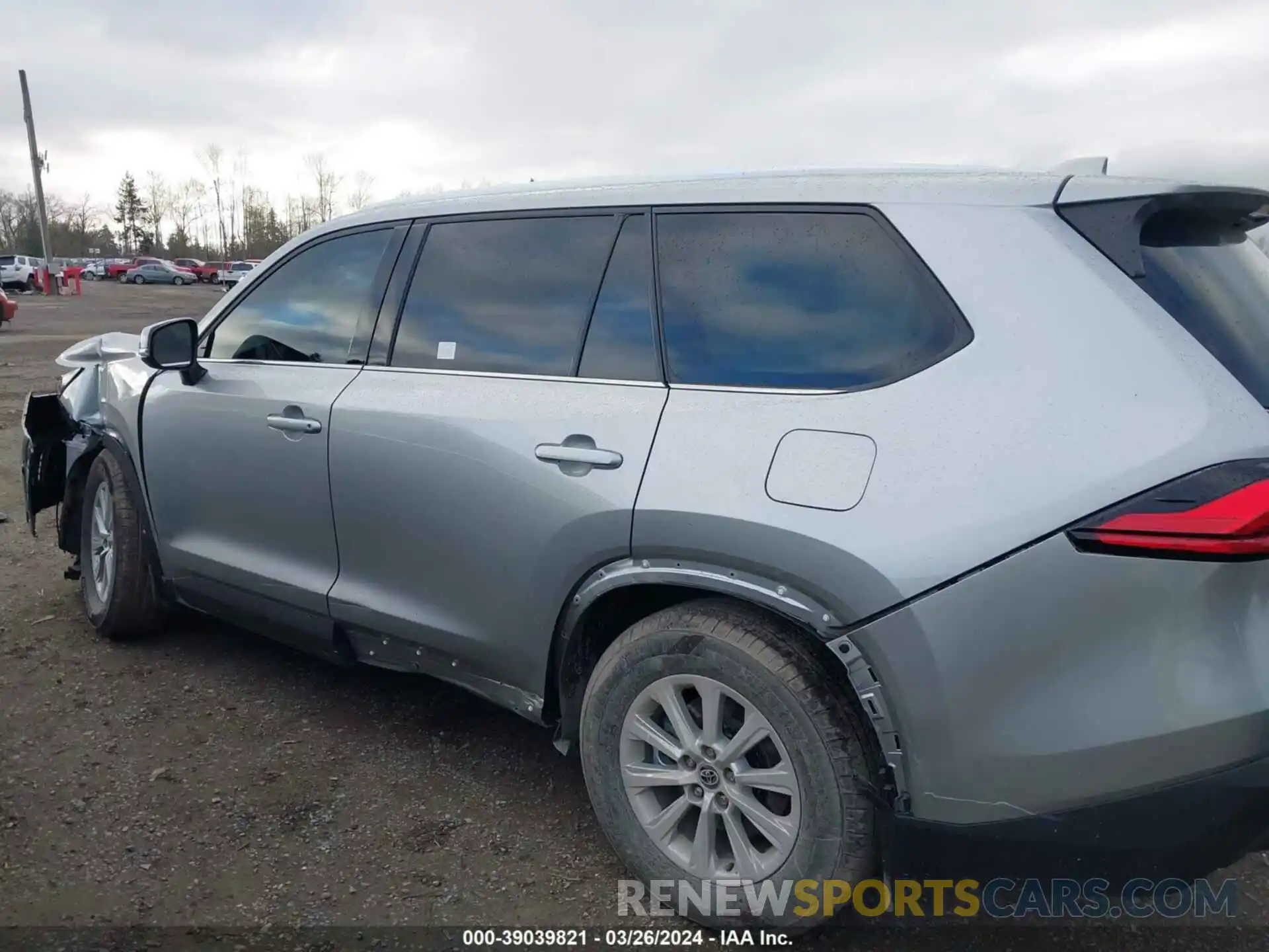 15 Photograph of a damaged car 5TDACAB54RS000362 TOYOTA GRAND HIGHLANDER 2024