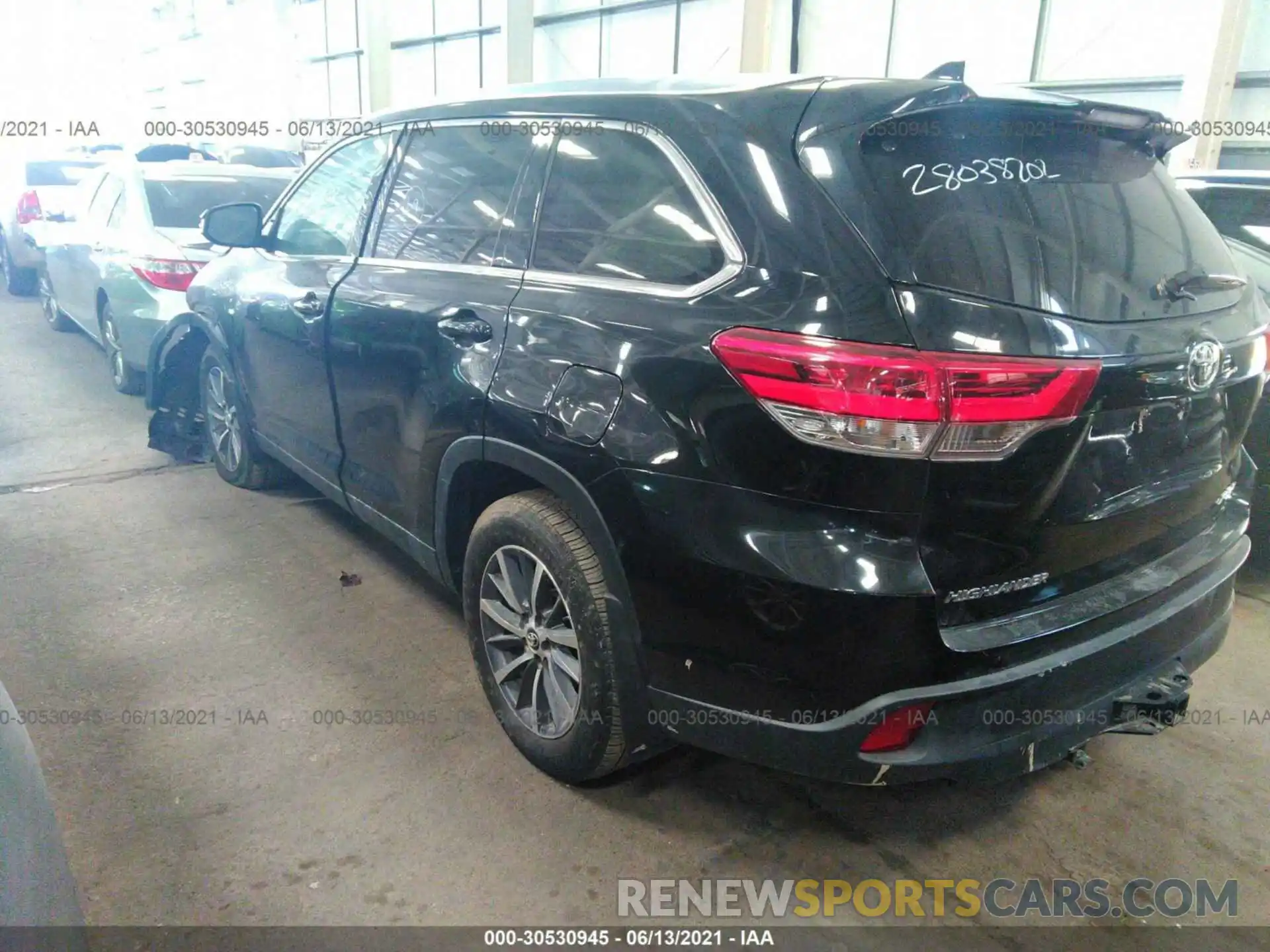 3 Фотография поврежденного автомобиля 00000000000919469 TOYOTA HIGHLANDER 2019