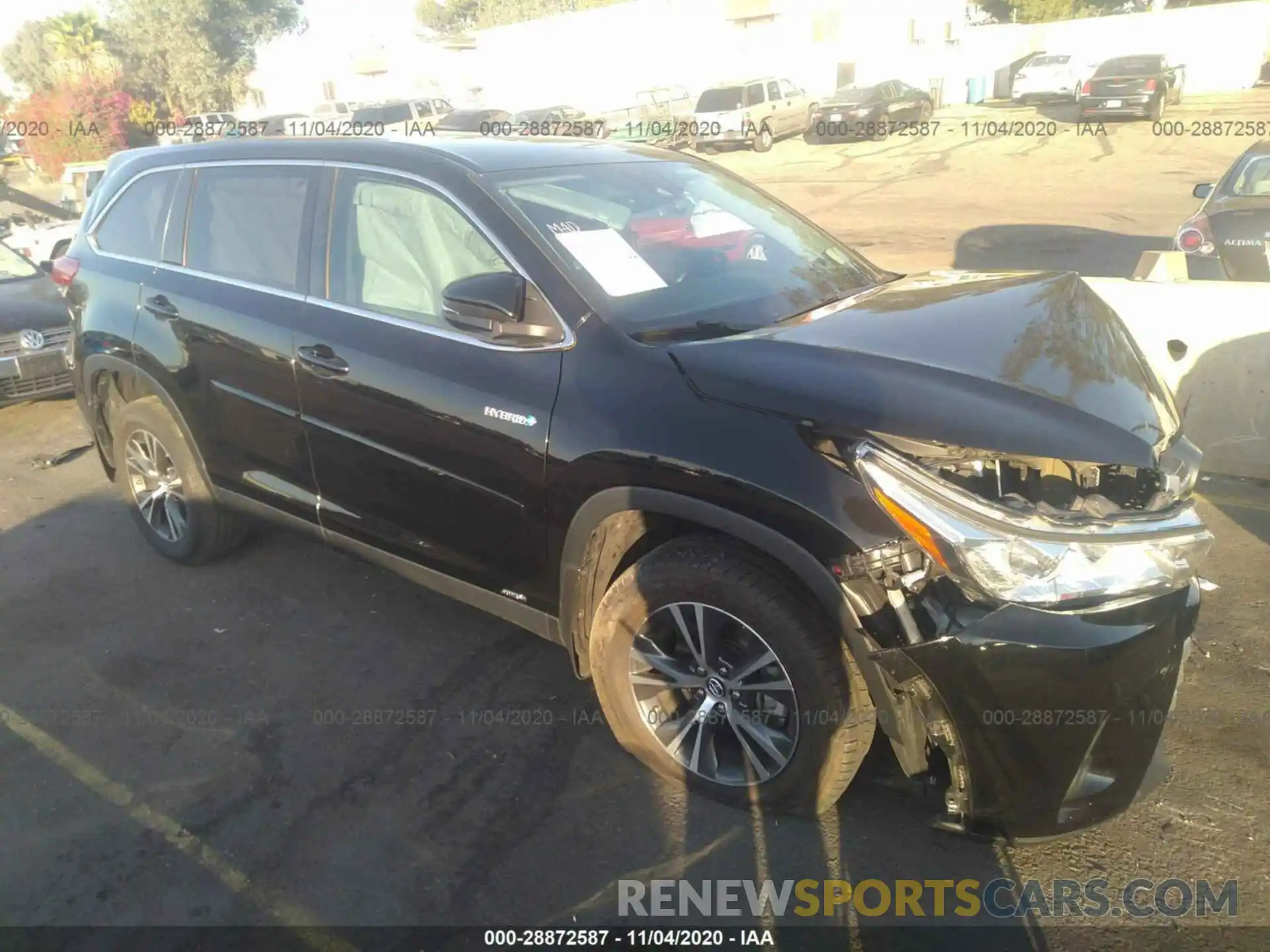 1 Photograph of a damaged car 5TDBGRFH0KS053903 TOYOTA HIGHLANDER 2019