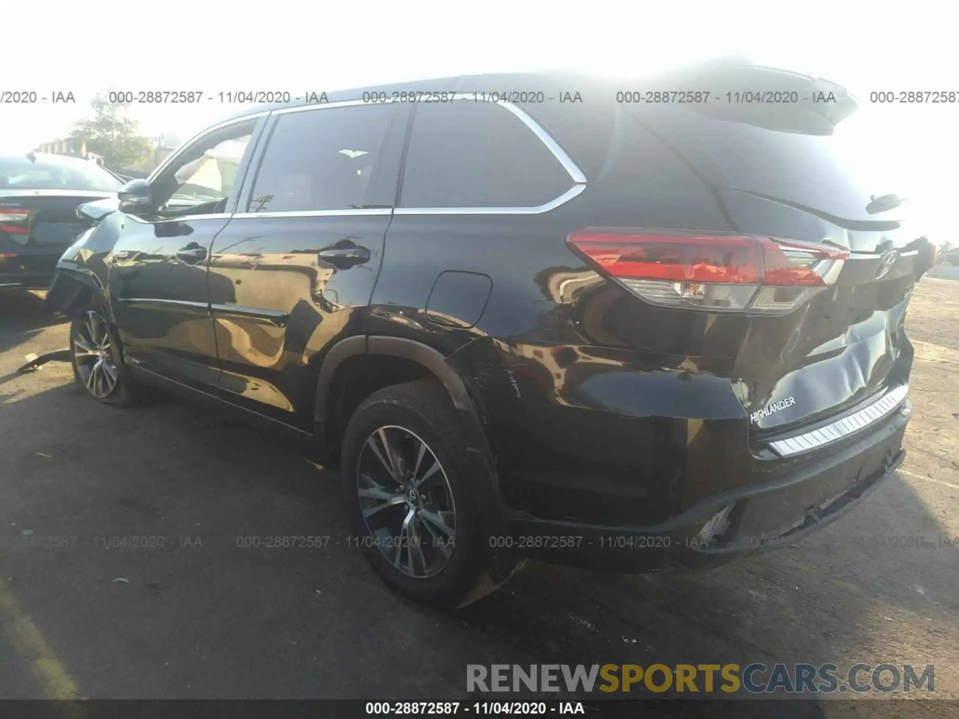 3 Photograph of a damaged car 5TDBGRFH0KS053903 TOYOTA HIGHLANDER 2019