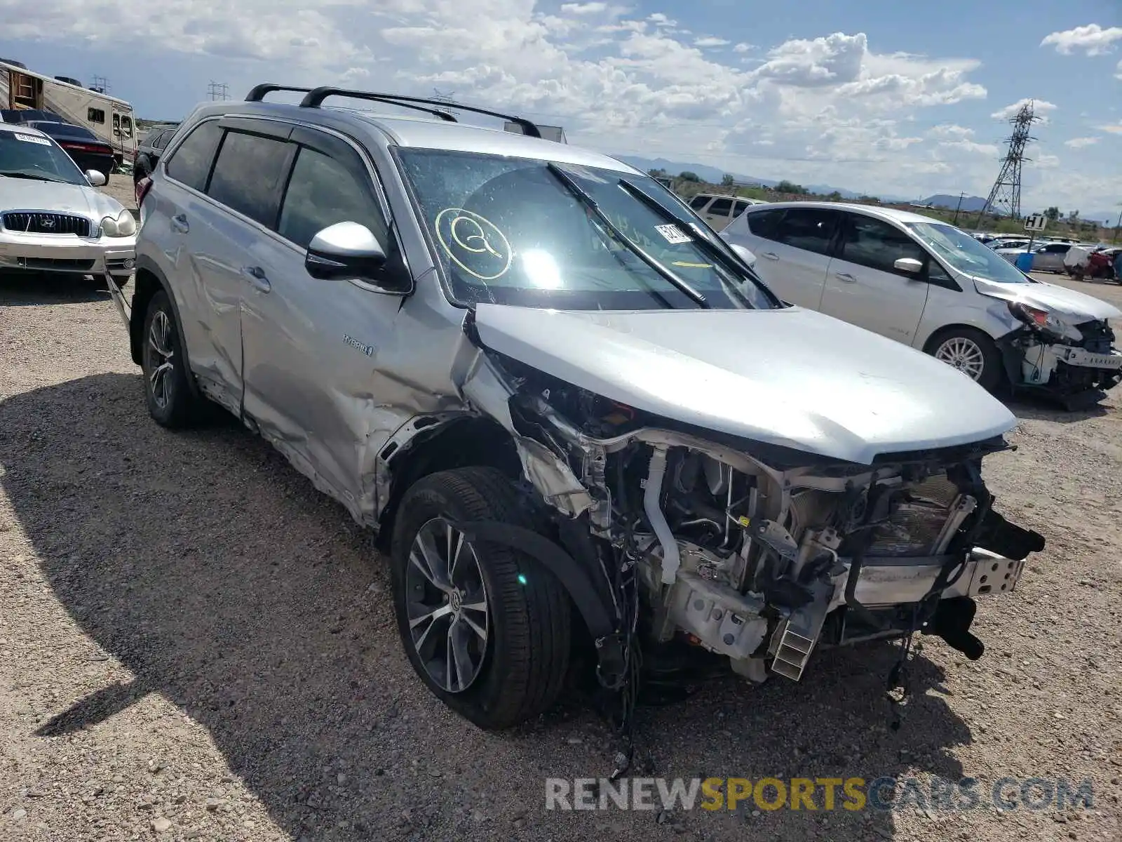 1 Photograph of a damaged car 5TDBGRFH1KS052792 TOYOTA HIGHLANDER 2019