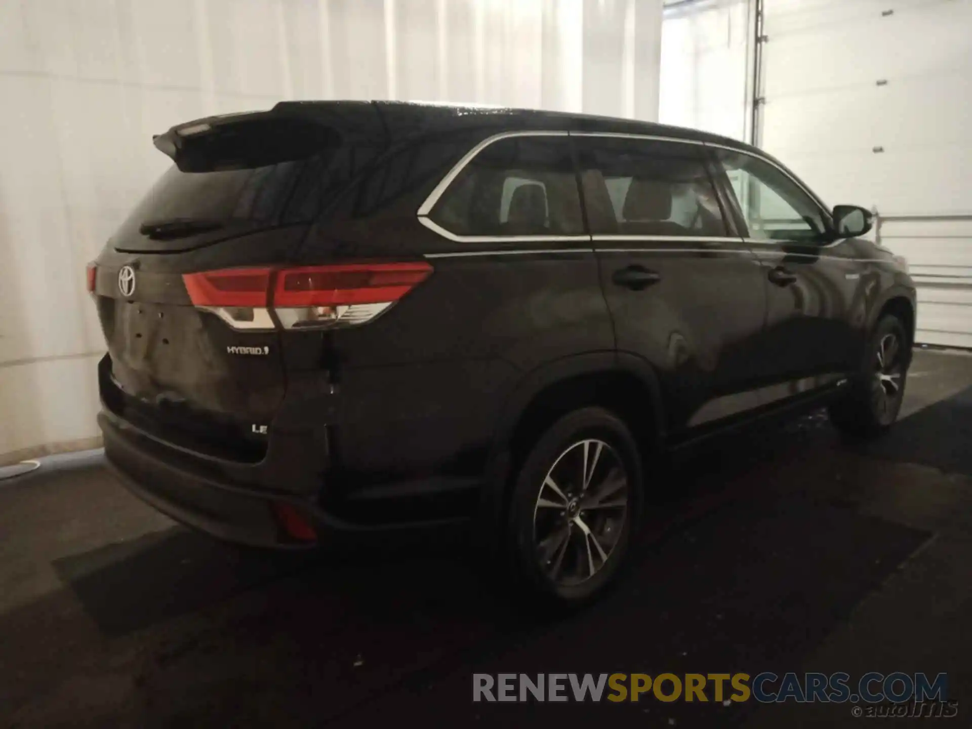 3 Photograph of a damaged car 5TDBGRFH2KS067608 TOYOTA HIGHLANDER 2019