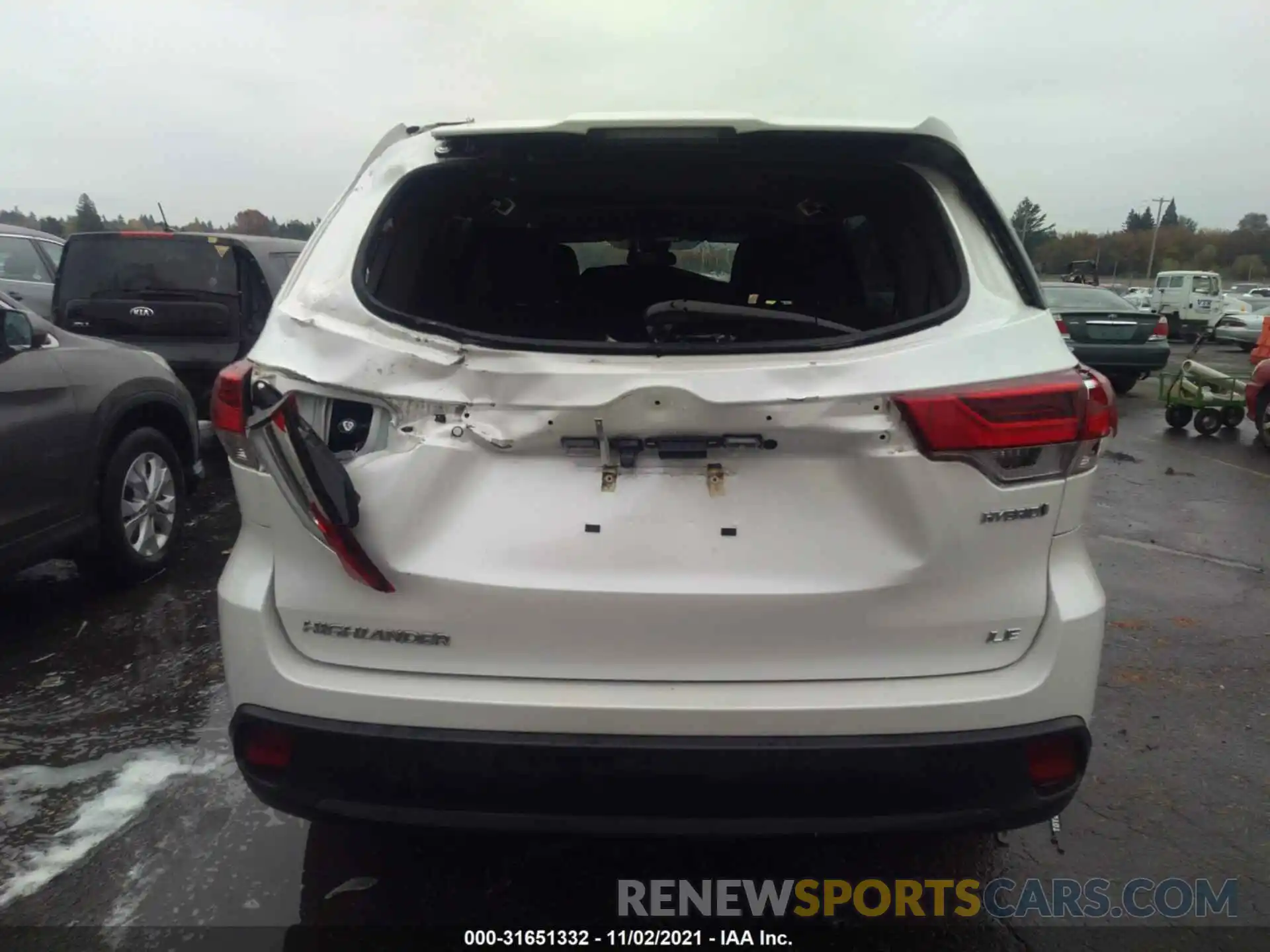 6 Photograph of a damaged car 5TDBGRFH2KS076101 TOYOTA HIGHLANDER 2019