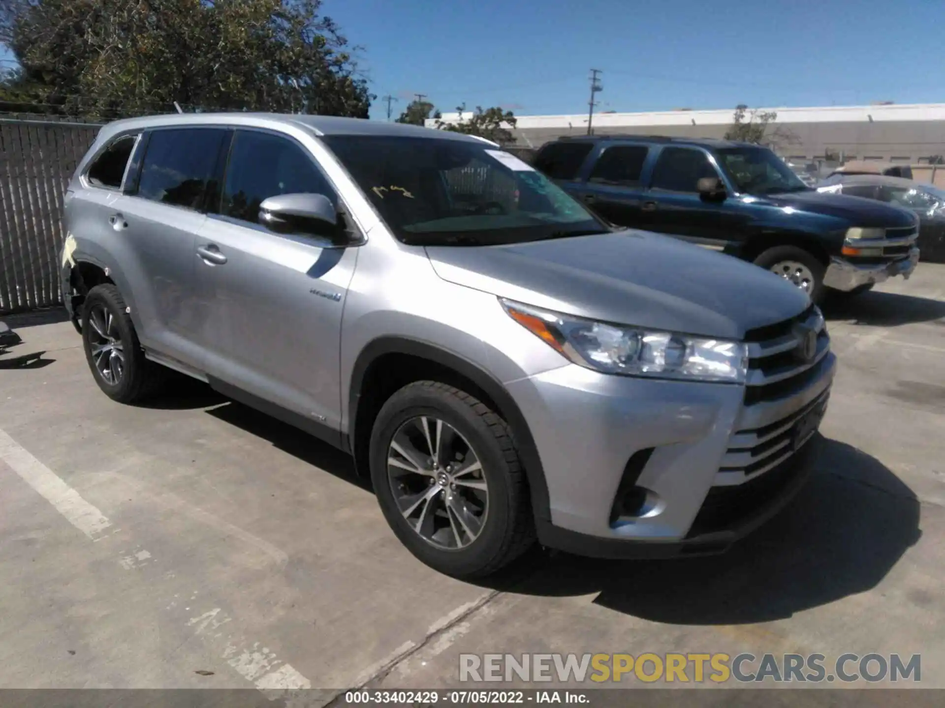 1 Photograph of a damaged car 5TDBGRFH4KS078173 TOYOTA HIGHLANDER 2019