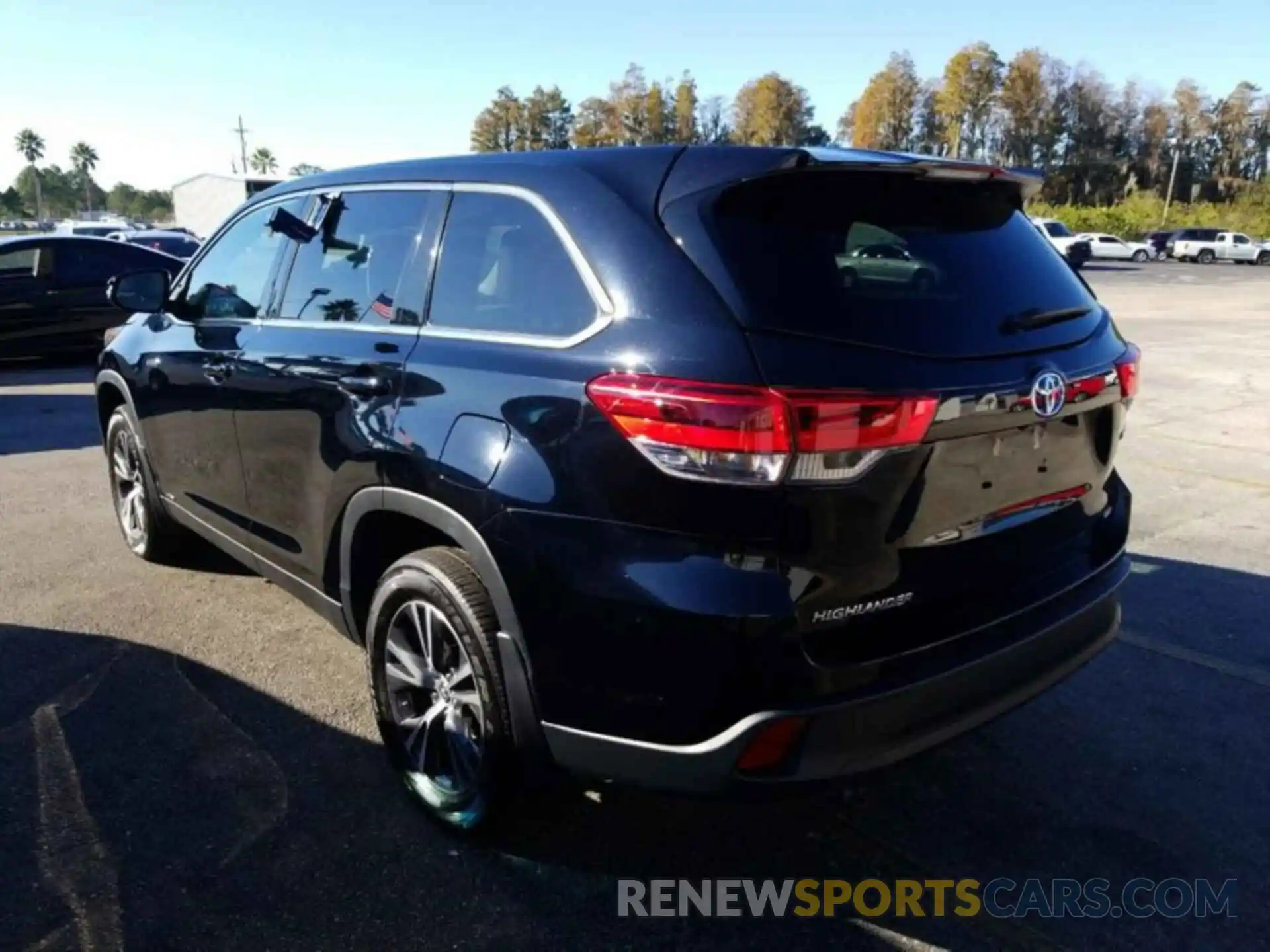 12 Photograph of a damaged car 5TDBGRFH5KS068266 TOYOTA HIGHLANDER 2019