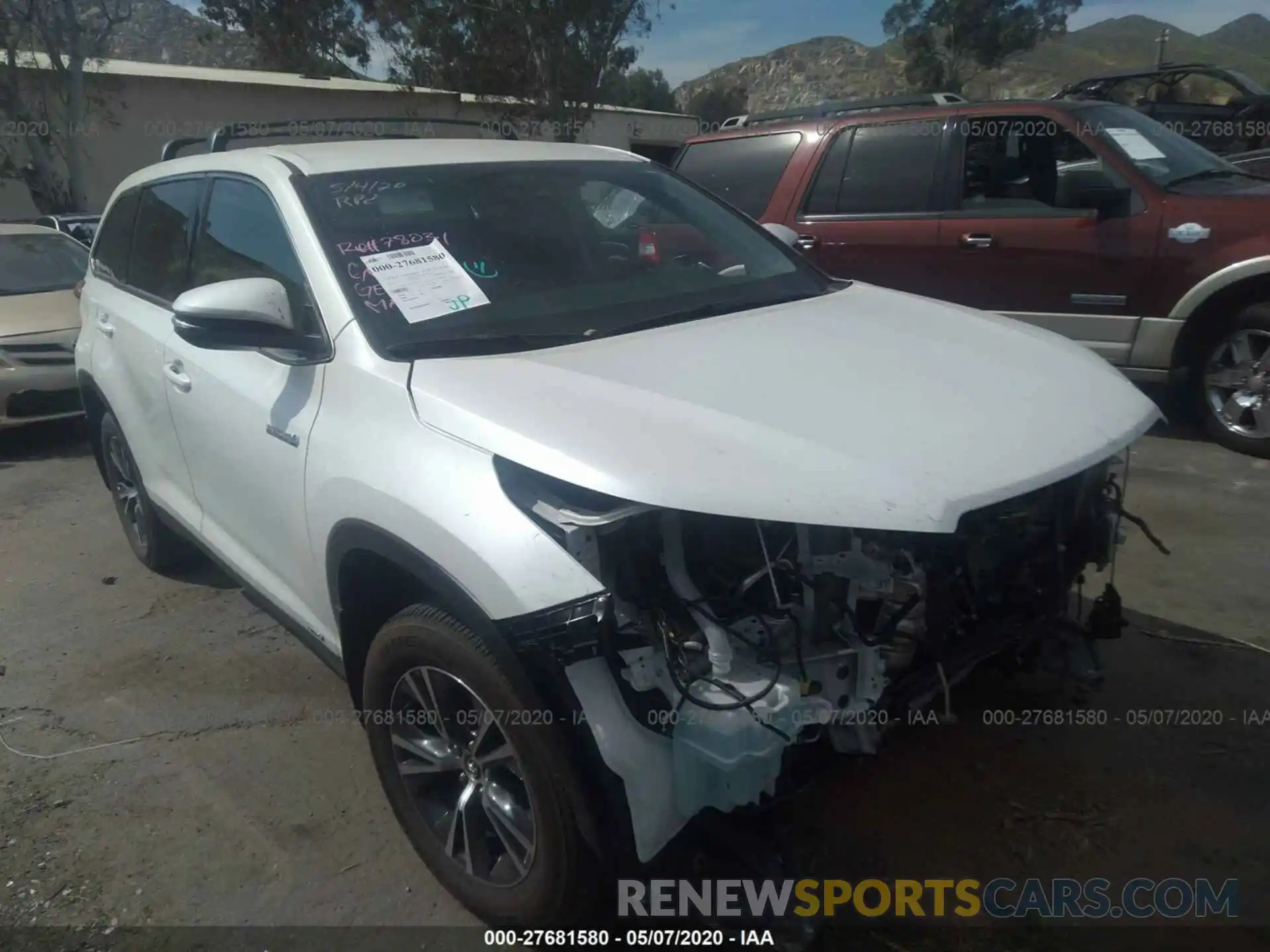 1 Photograph of a damaged car 5TDBGRFH6KS074335 TOYOTA HIGHLANDER 2019