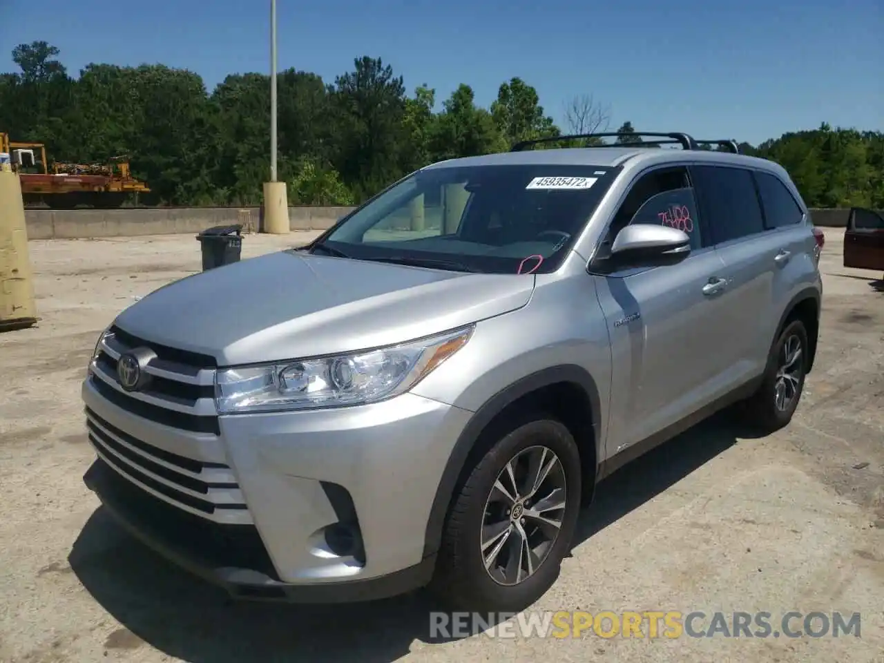 2 Photograph of a damaged car 5TDBGRFH6KS078403 TOYOTA HIGHLANDER 2019