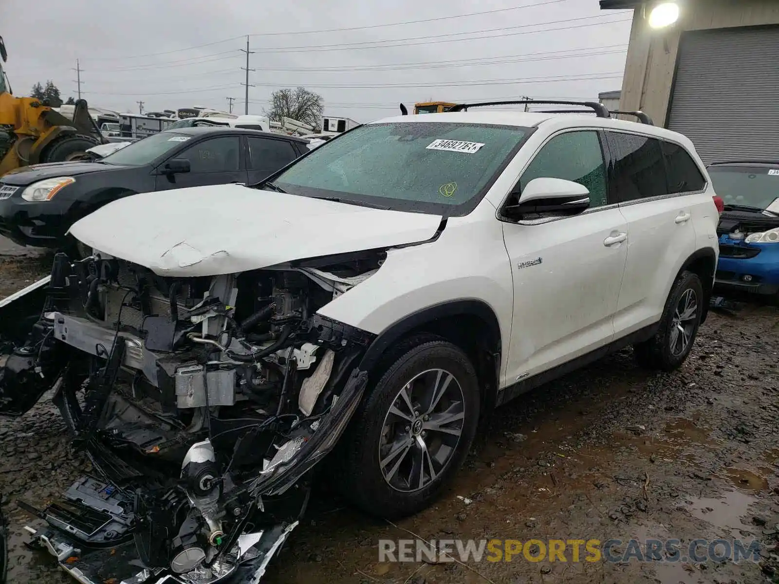 2 Photograph of a damaged car 5TDBGRFH7KS062503 TOYOTA HIGHLANDER 2019