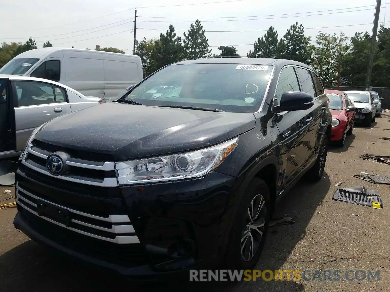 2 Photograph of a damaged car 5TDBGRFH7KS072125 TOYOTA HIGHLANDER 2019