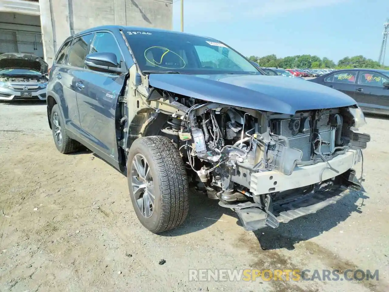 1 Photograph of a damaged car 5TDBGRFH8KS063322 TOYOTA HIGHLANDER 2019