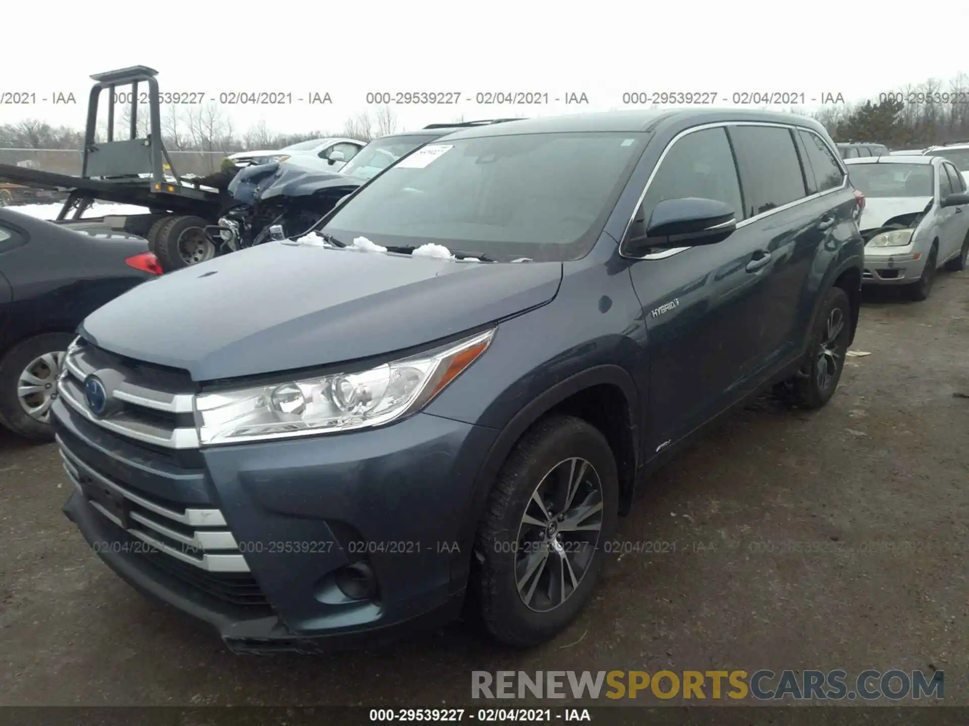 2 Photograph of a damaged car 5TDBGRFH8KS064812 TOYOTA HIGHLANDER 2019