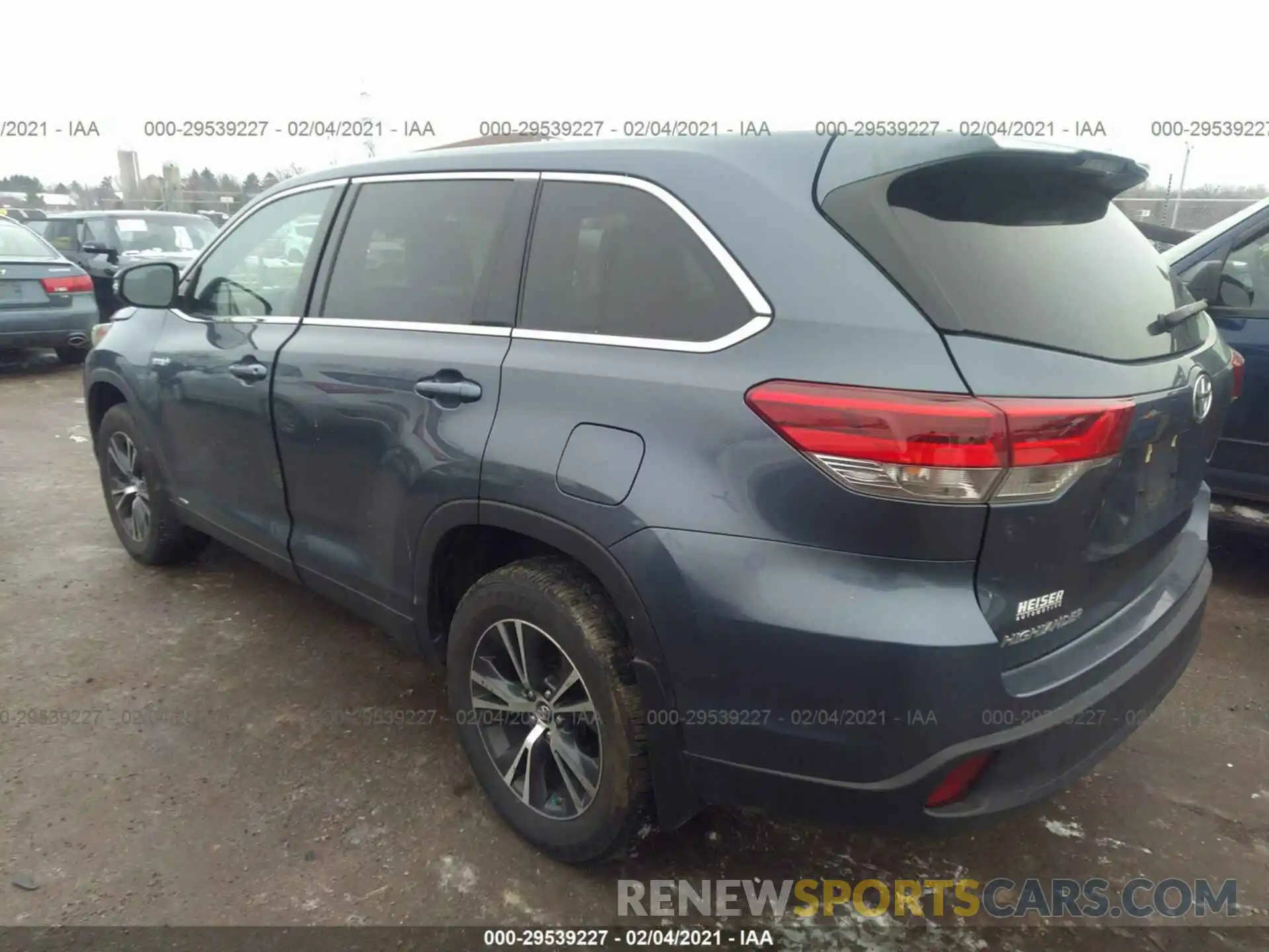 3 Photograph of a damaged car 5TDBGRFH8KS064812 TOYOTA HIGHLANDER 2019