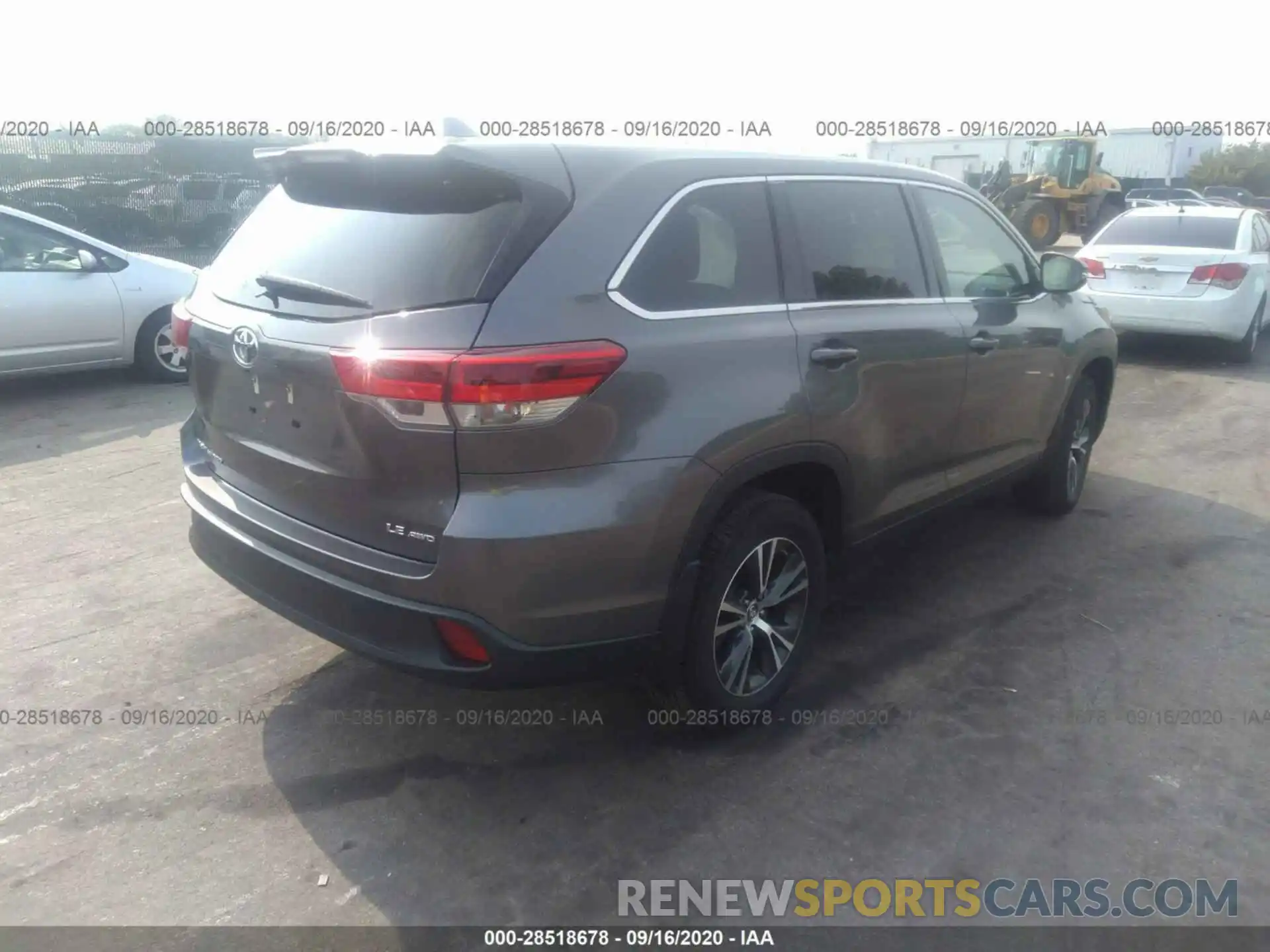 4 Photograph of a damaged car 5TDBZRFH0KS702450 TOYOTA HIGHLANDER 2019