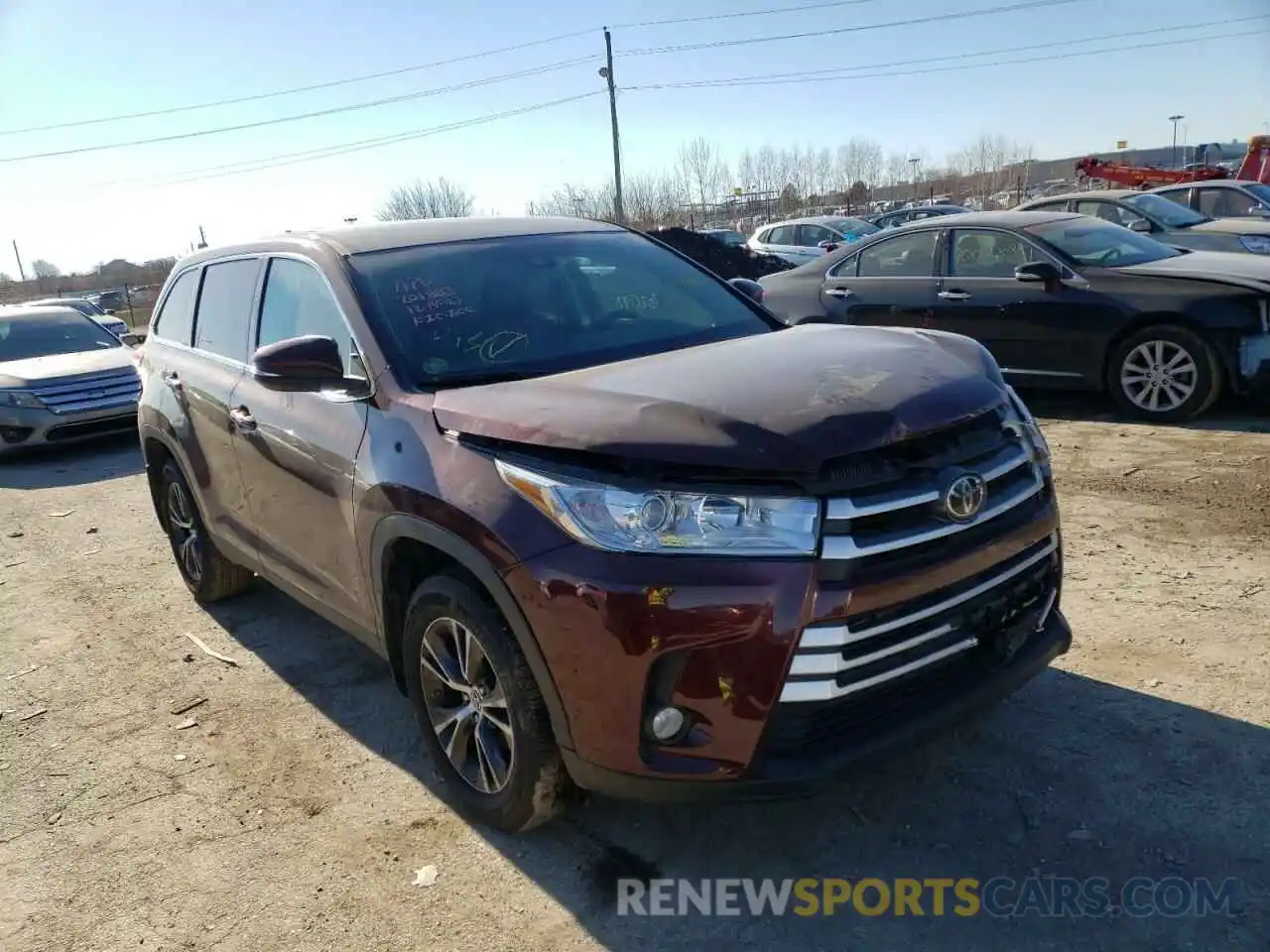 1 Photograph of a damaged car 5TDBZRFH0KS703338 TOYOTA HIGHLANDER 2019