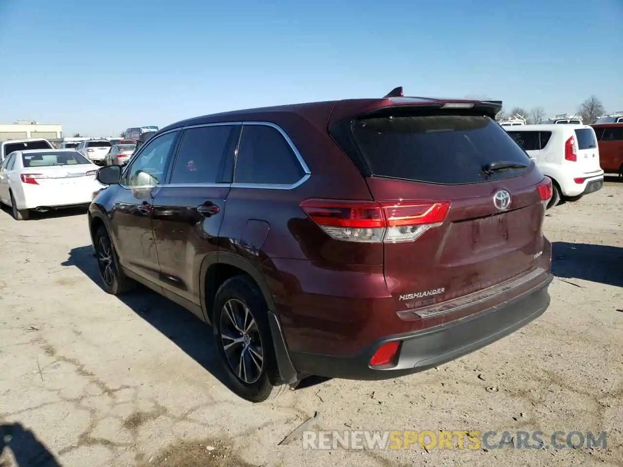 3 Photograph of a damaged car 5TDBZRFH0KS703338 TOYOTA HIGHLANDER 2019